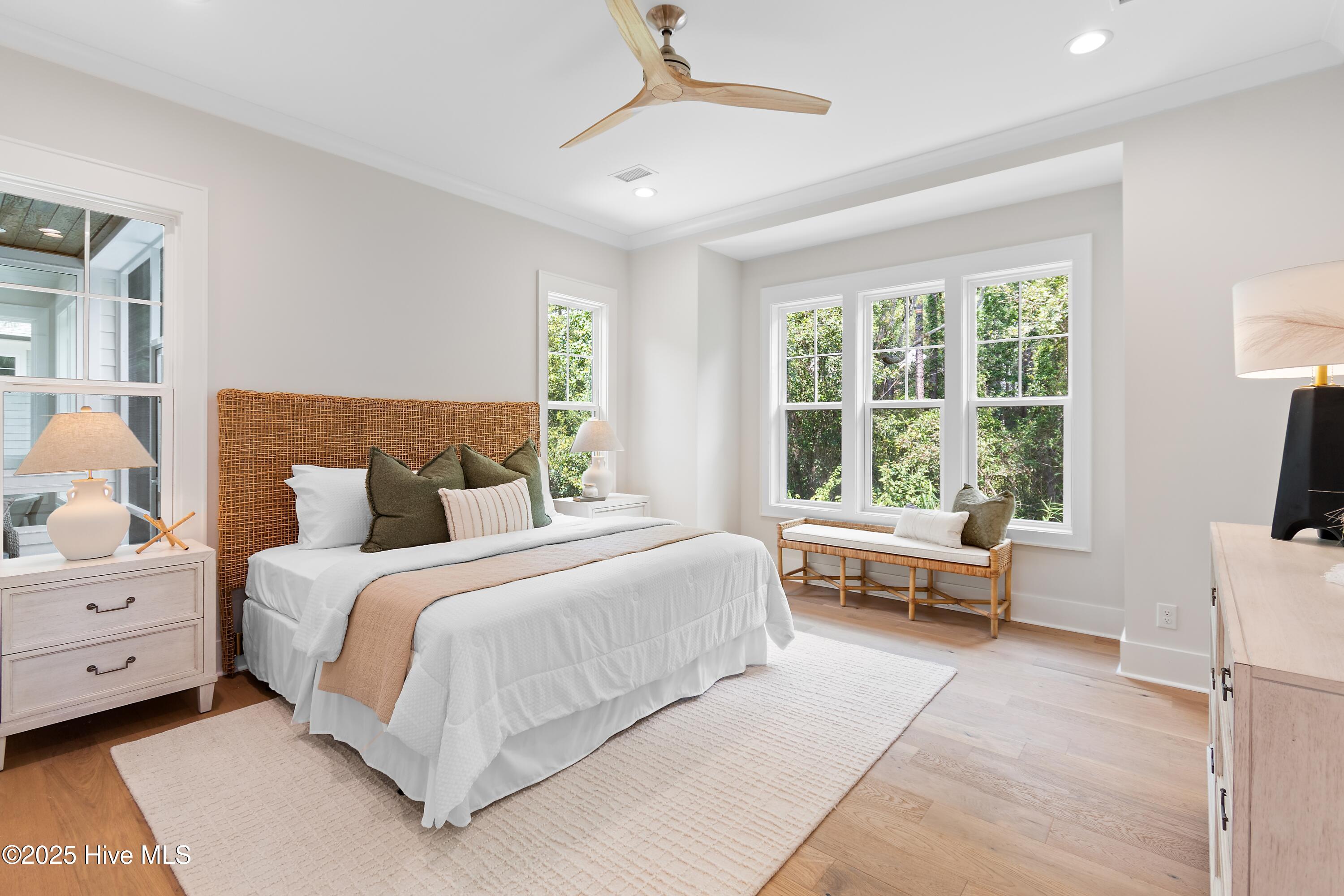 100492285 | Photo 30