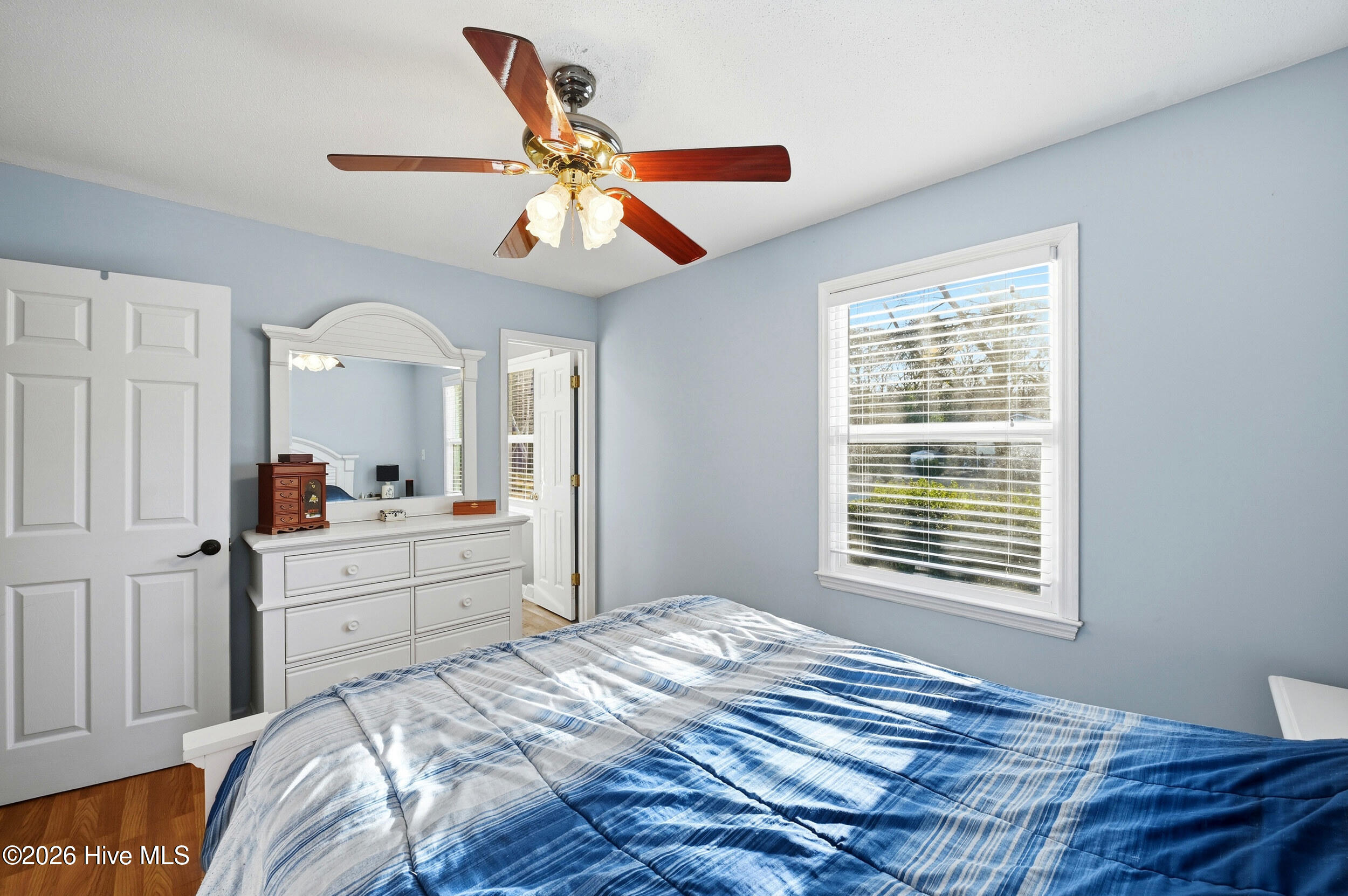 100551397 | Photo 12