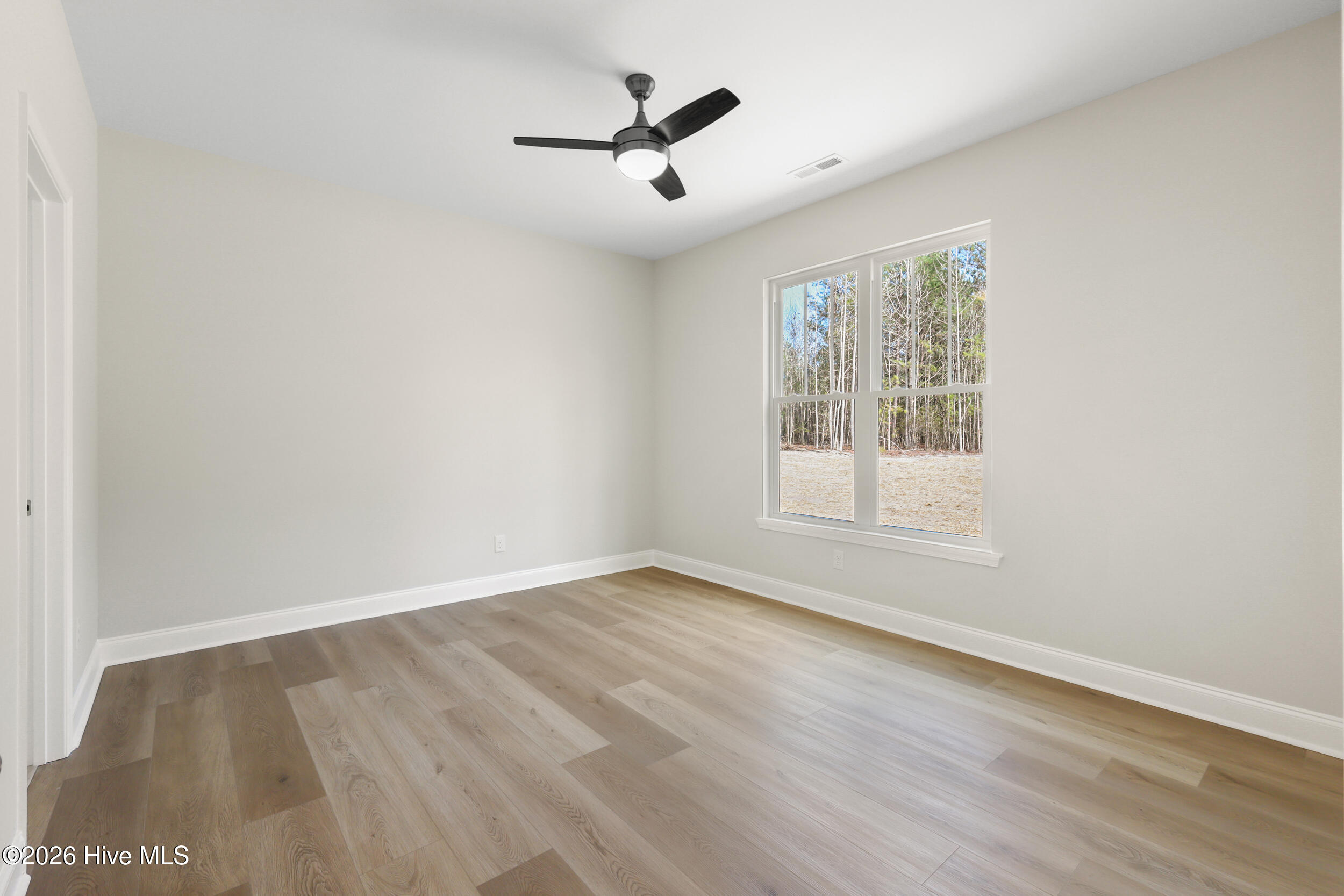 100558641 | Photo 18