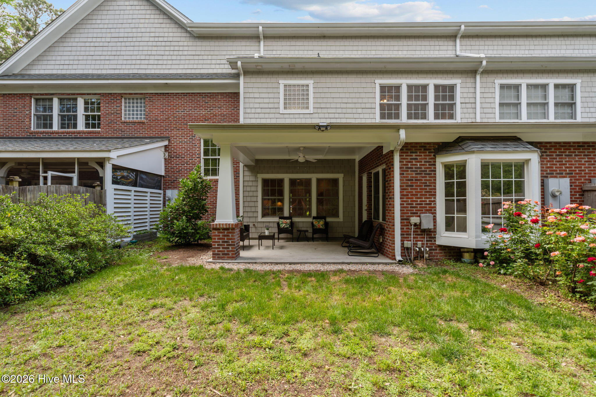 100563251 | Photo 46