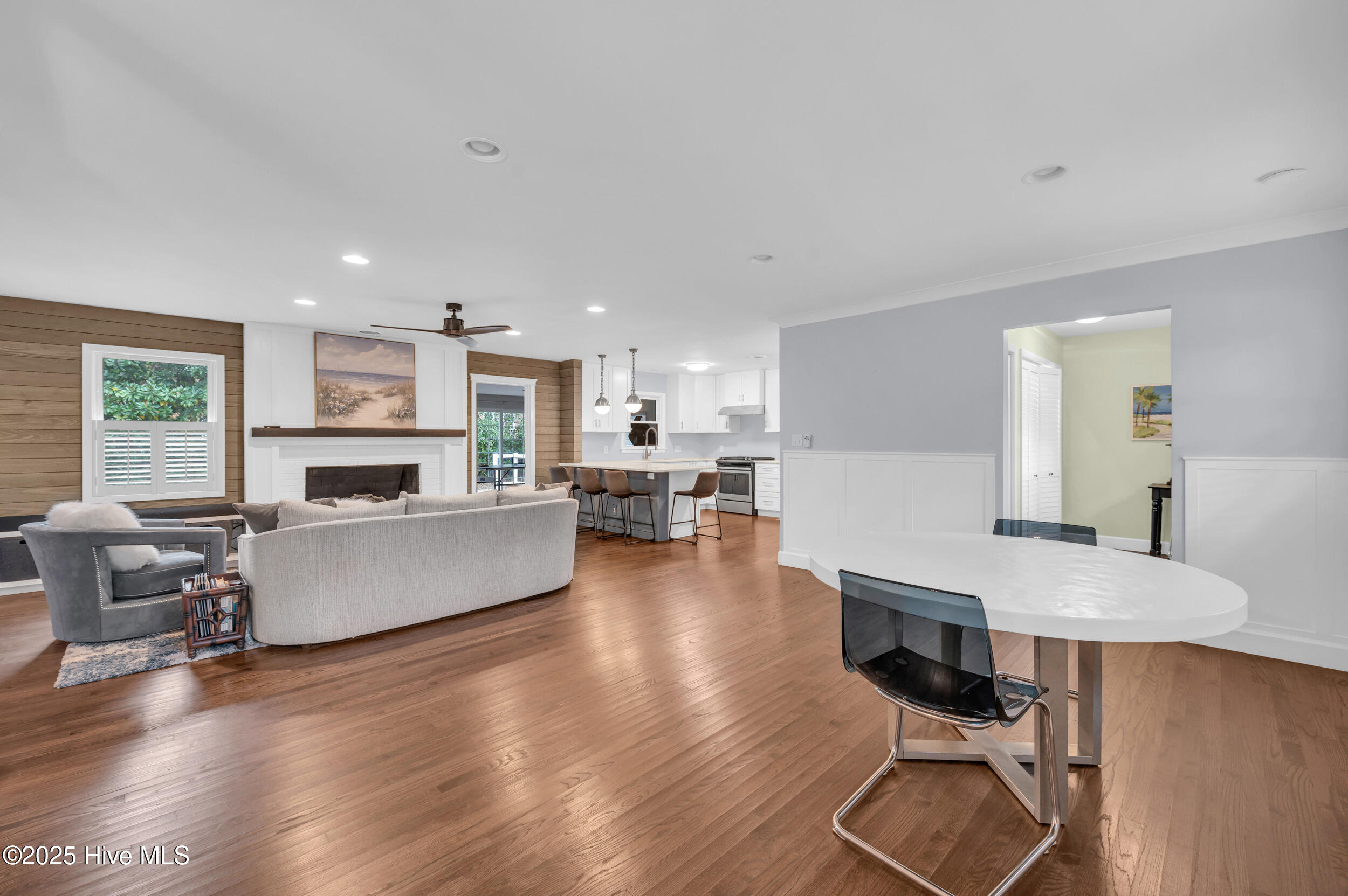 100538722 | Photo 15