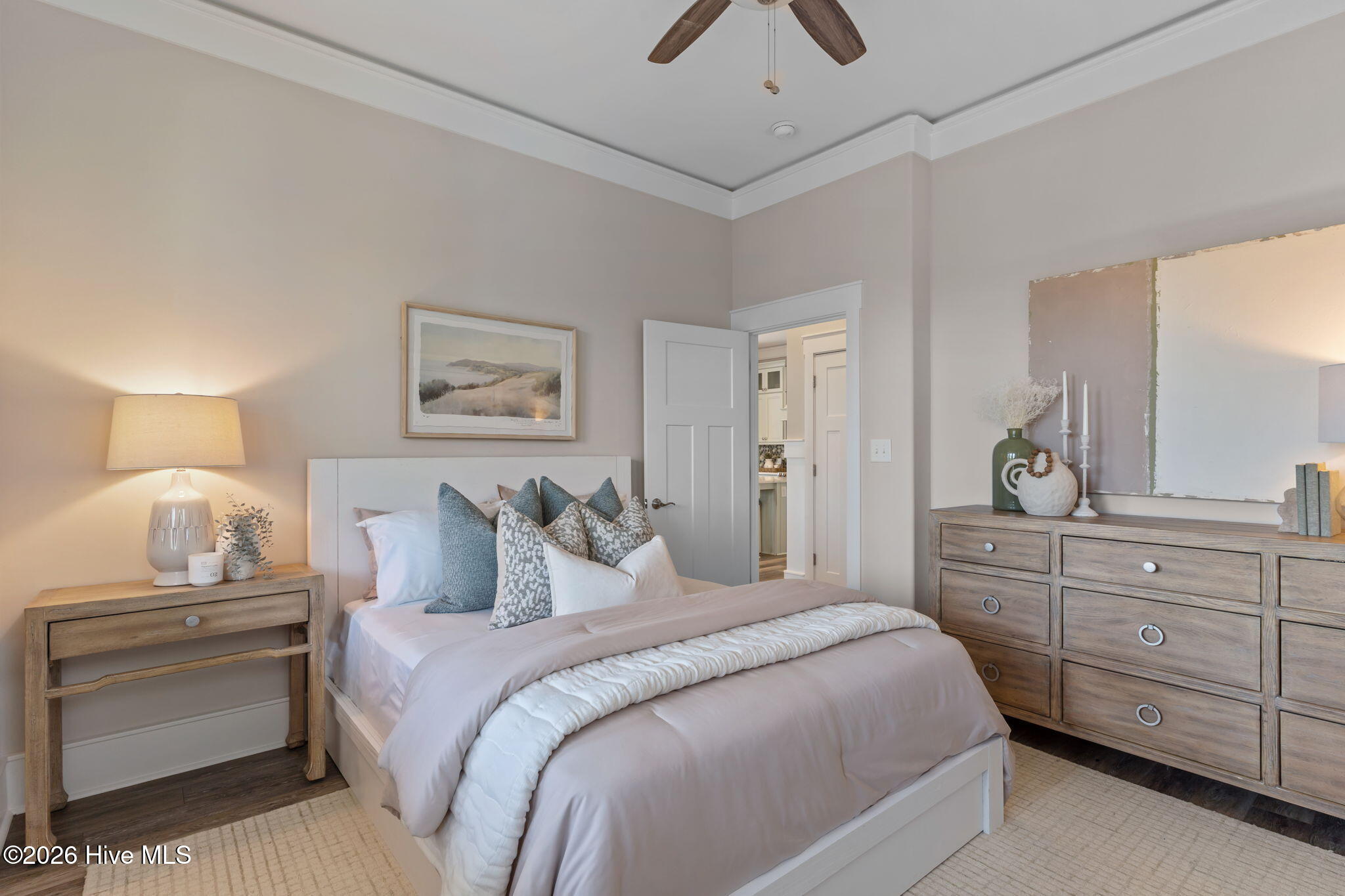 100561647 | Photo 15