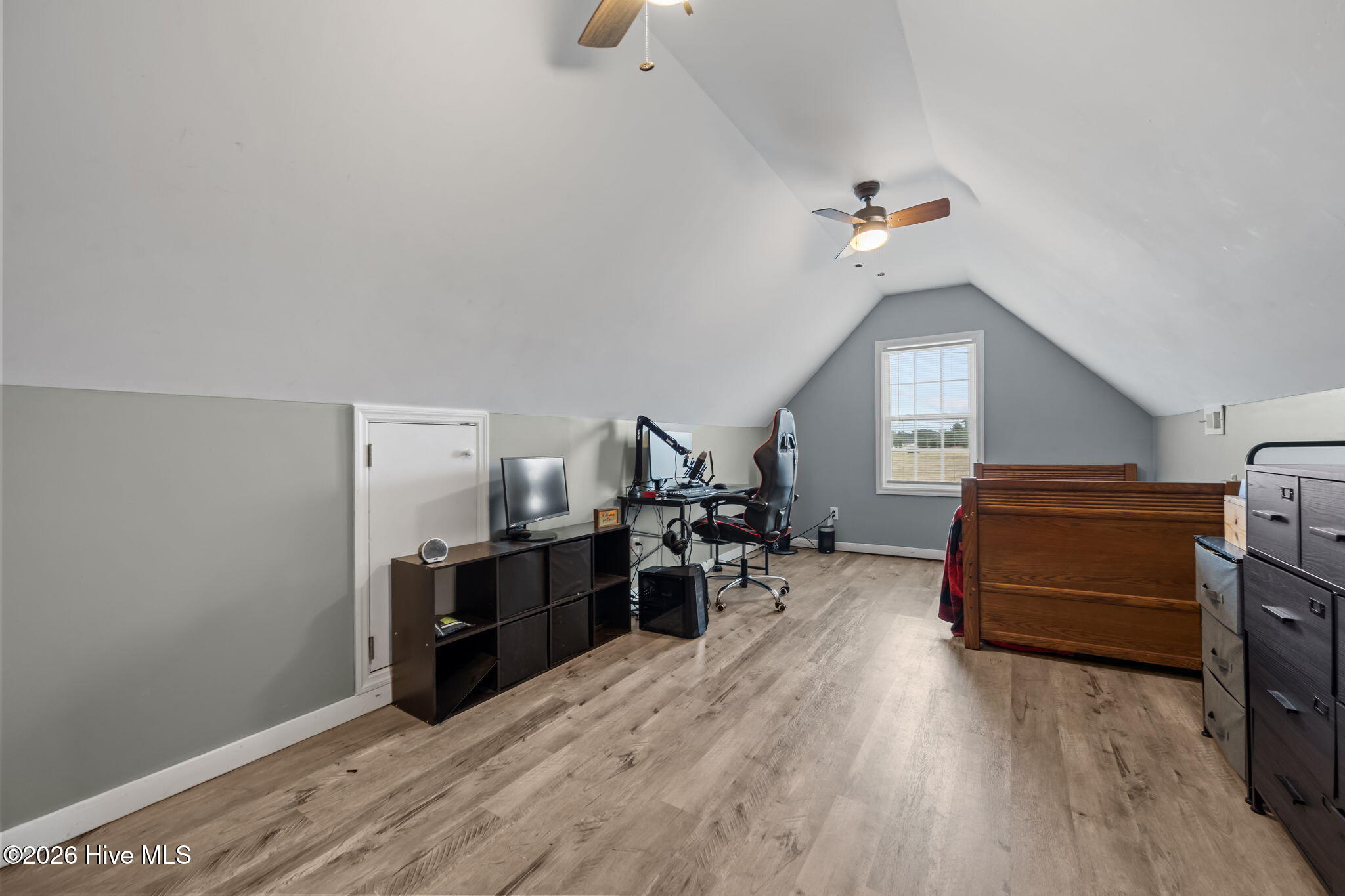 100557668 | Photo 31