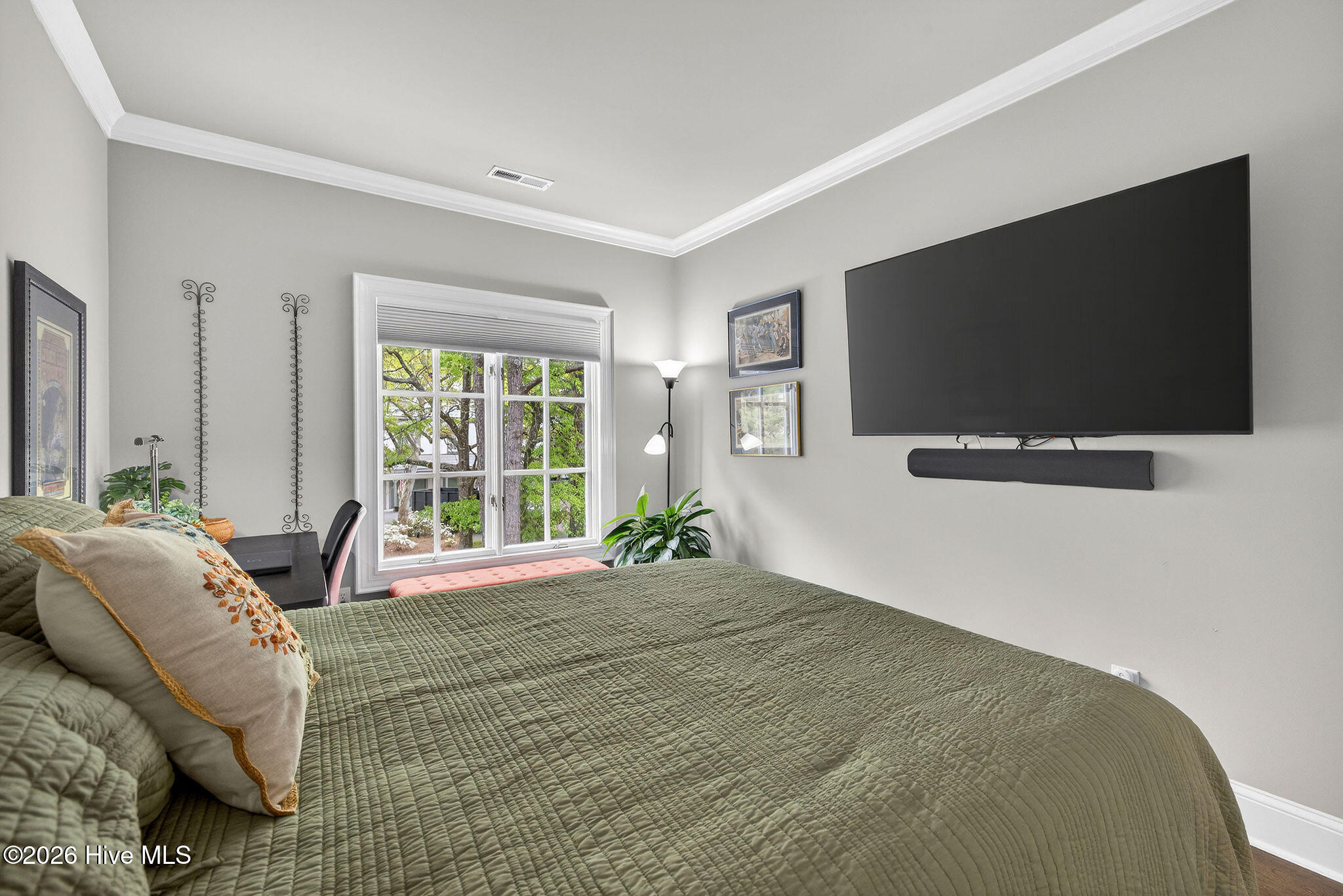 100565960 | Photo 58