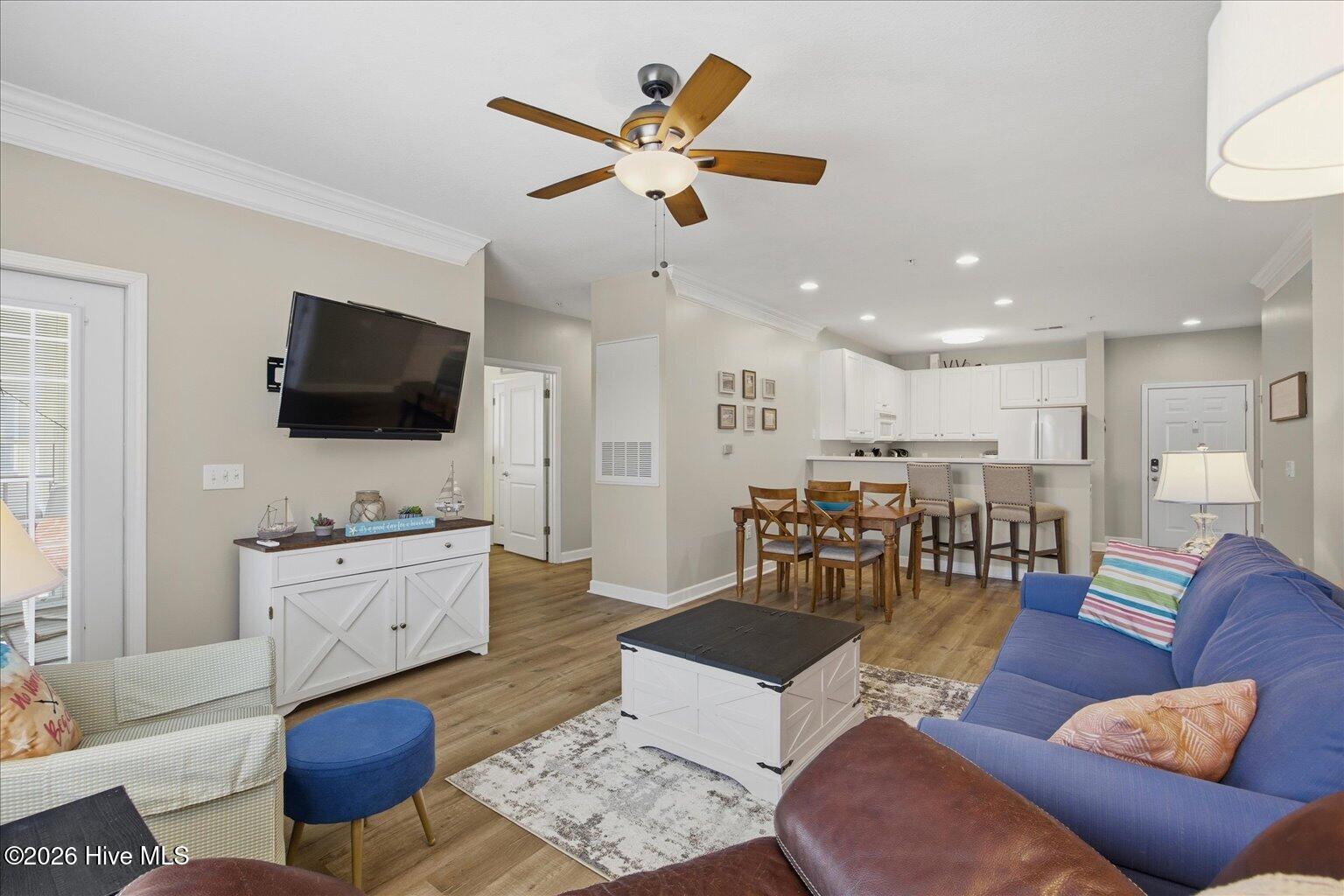 100558863 | Photo 13