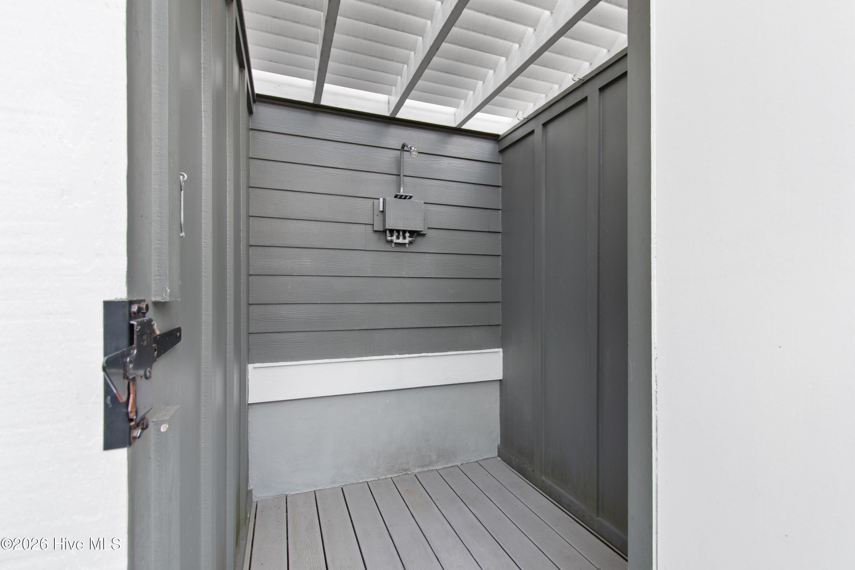 100555606 | Photo 58