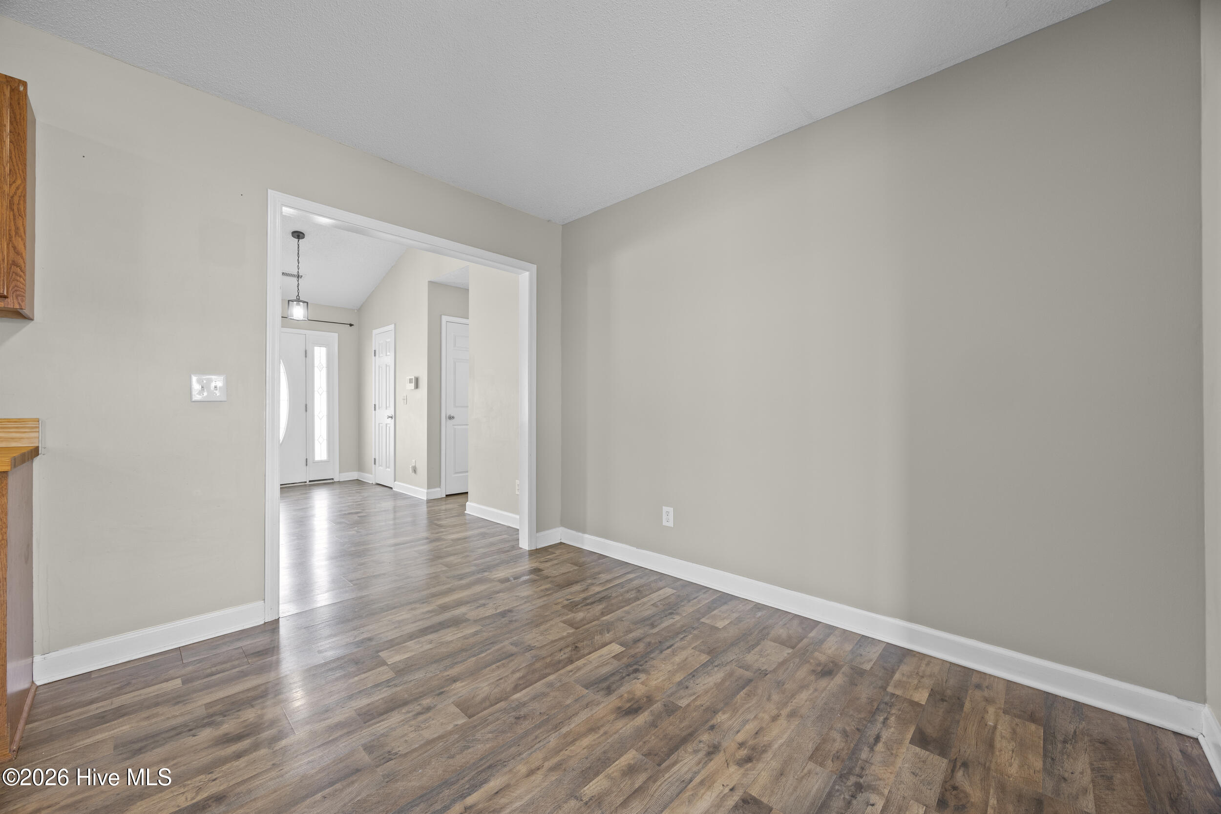 100564039 | Photo 26