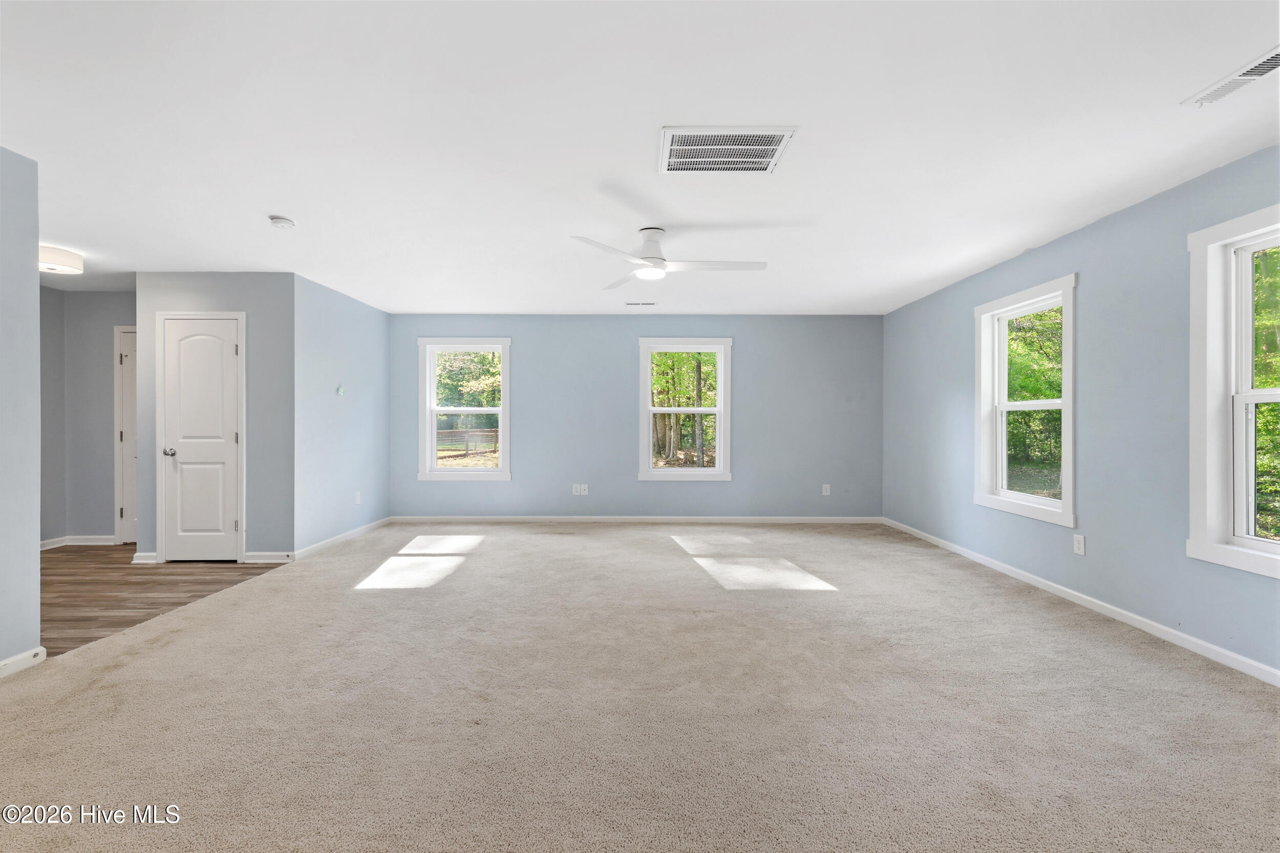 100567487 | Photo 18