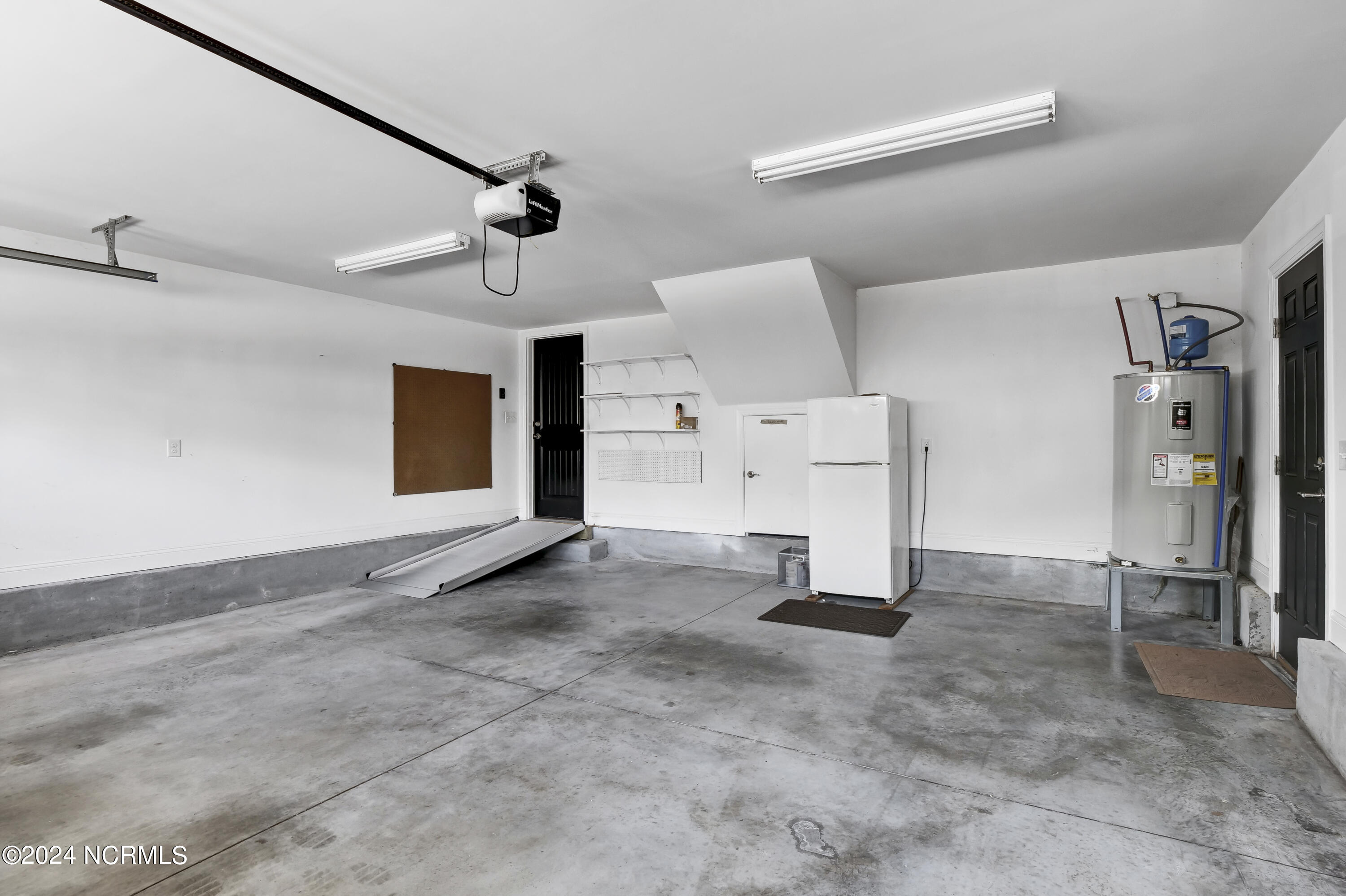 100547498 | Photo 29