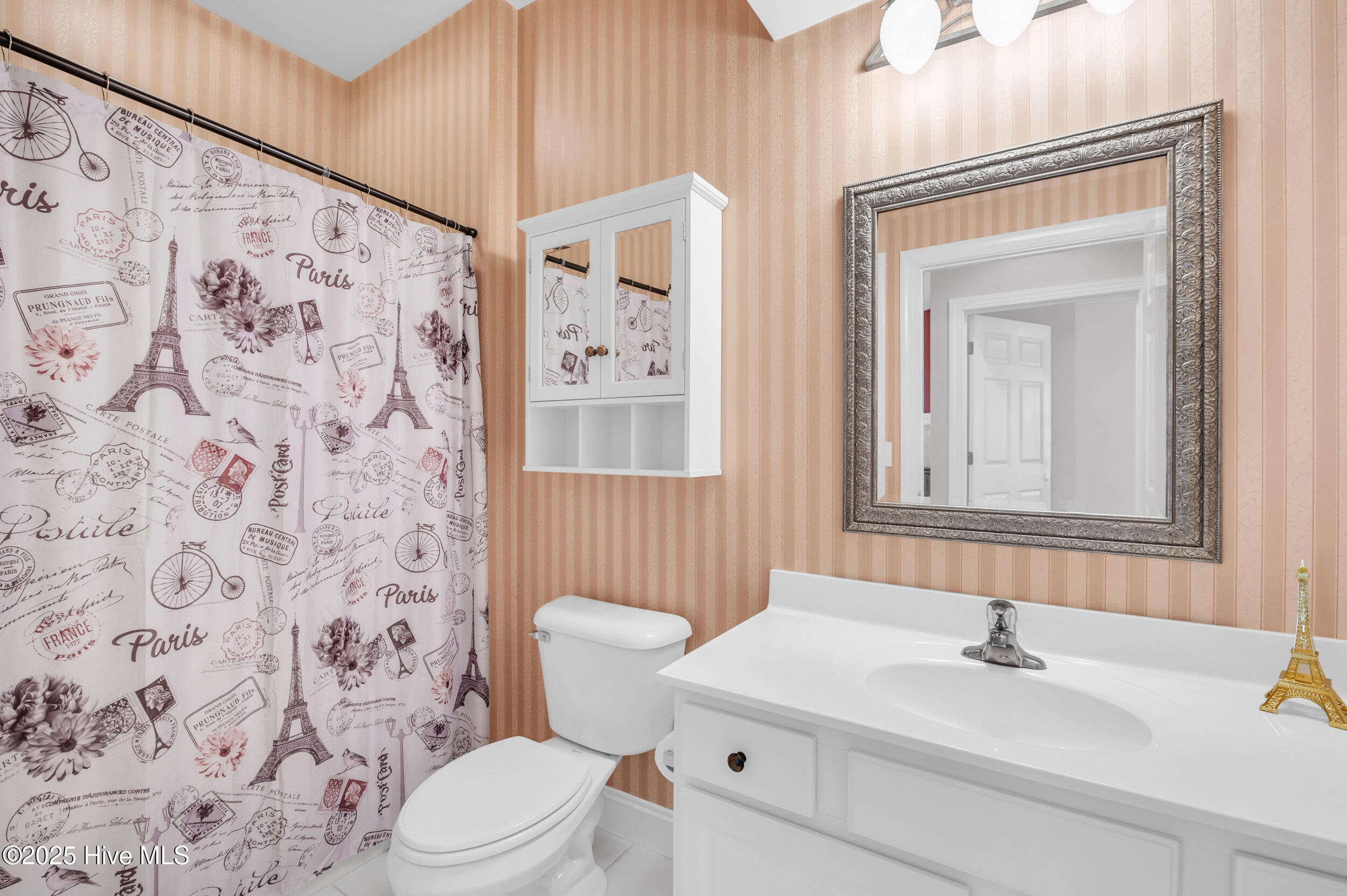 100564628 | Photo 25