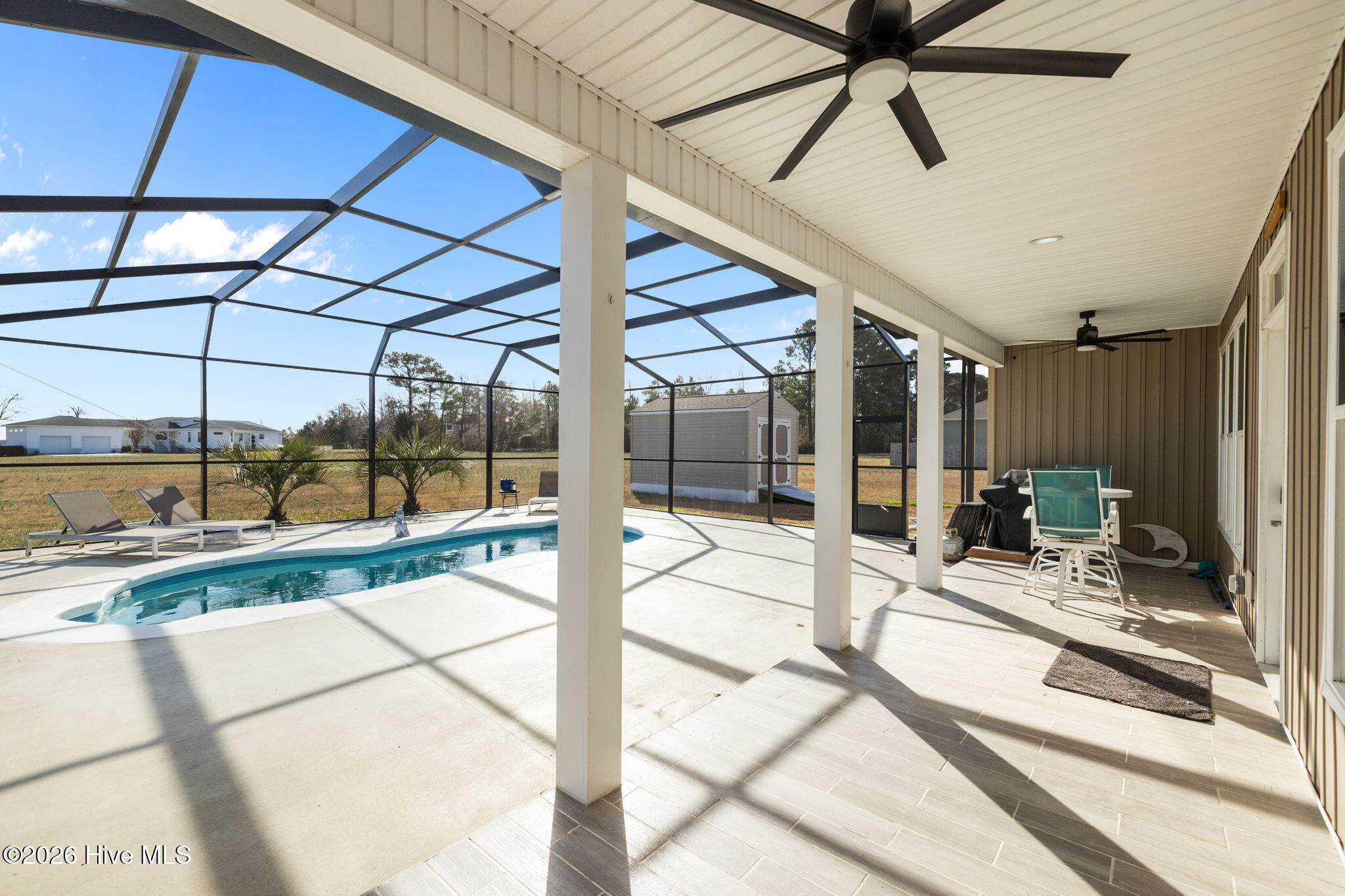 100549021 | Photo 44