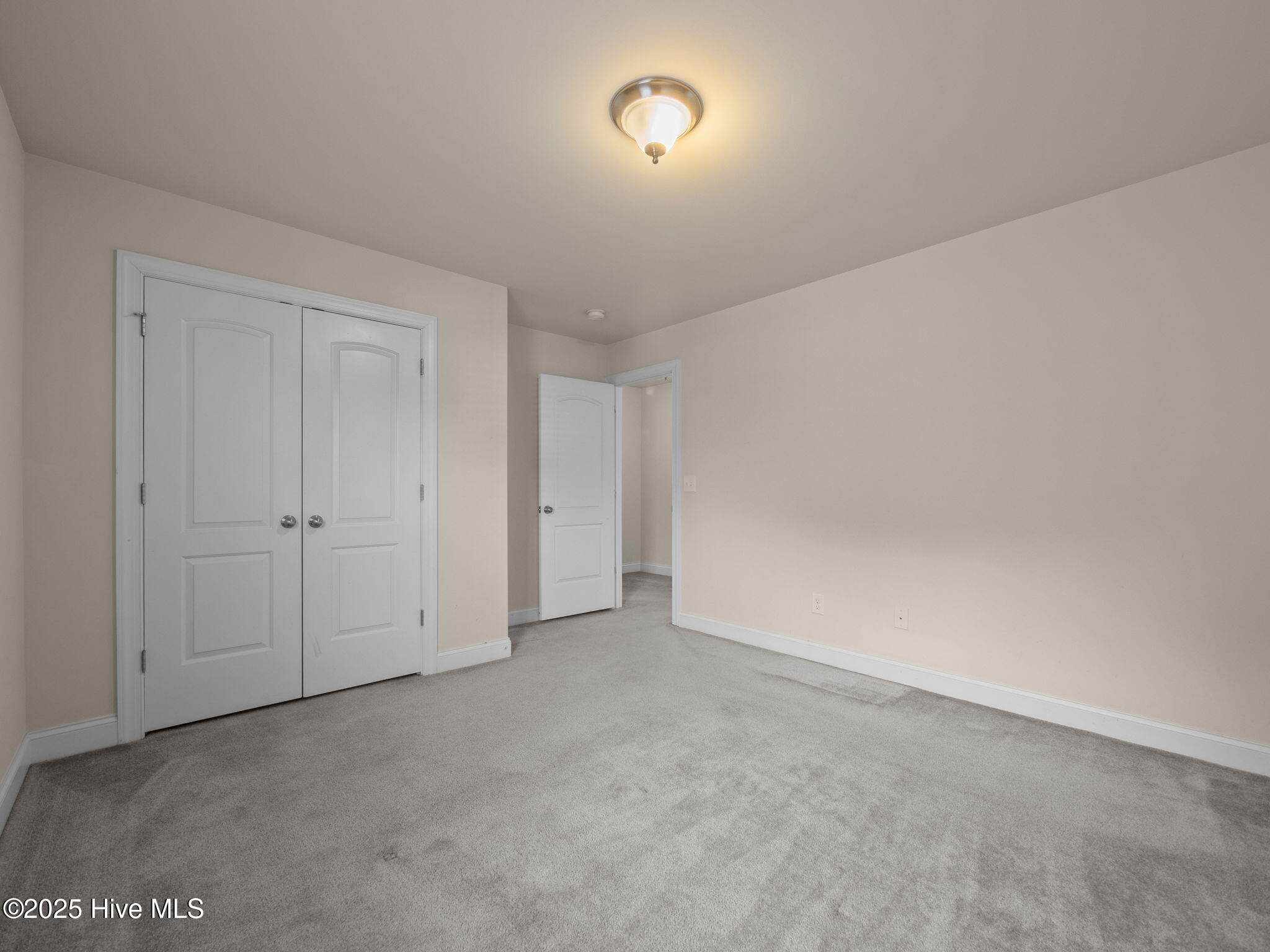 100545403 | Photo 37