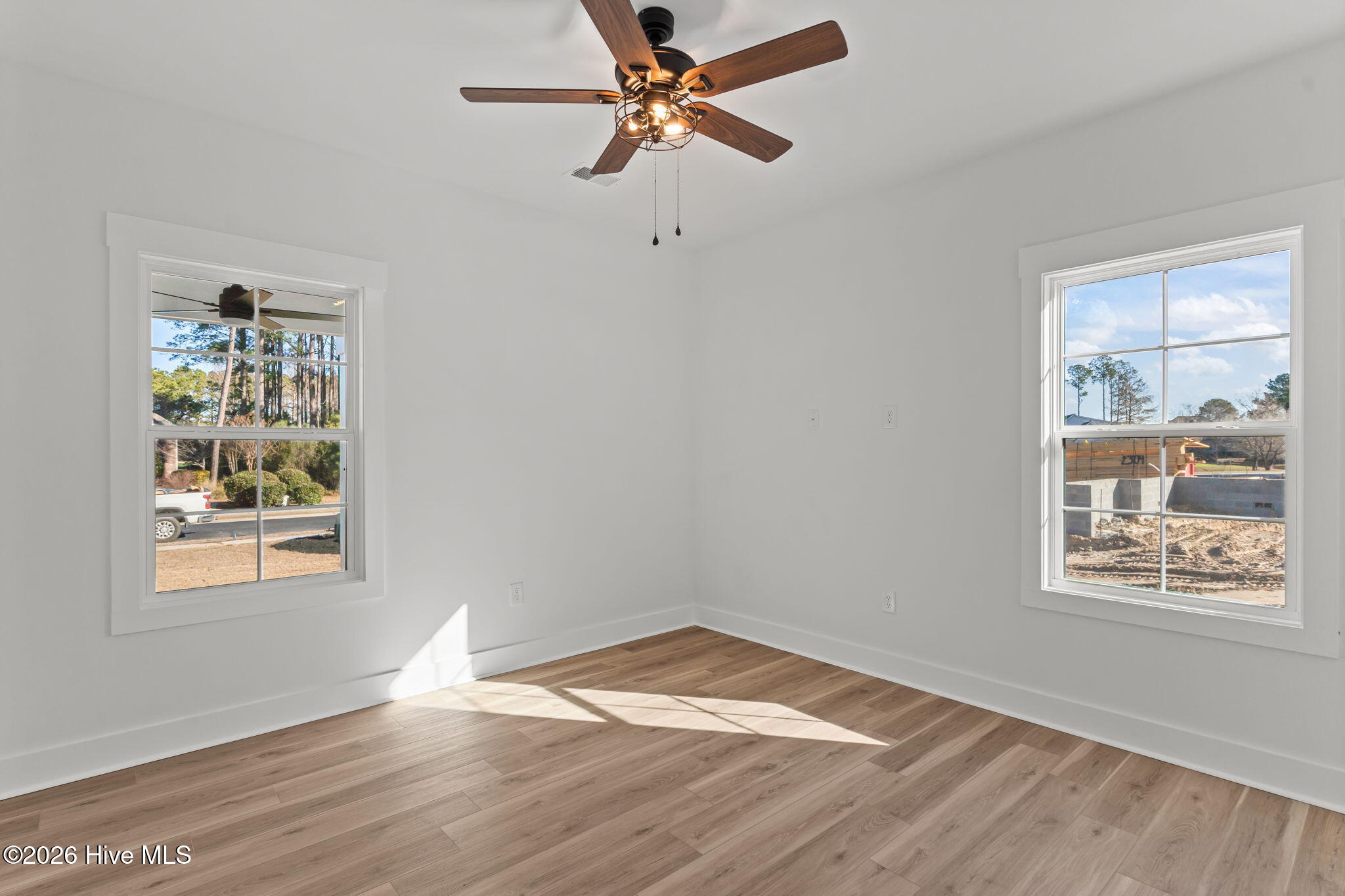 100549210 | Photo 20