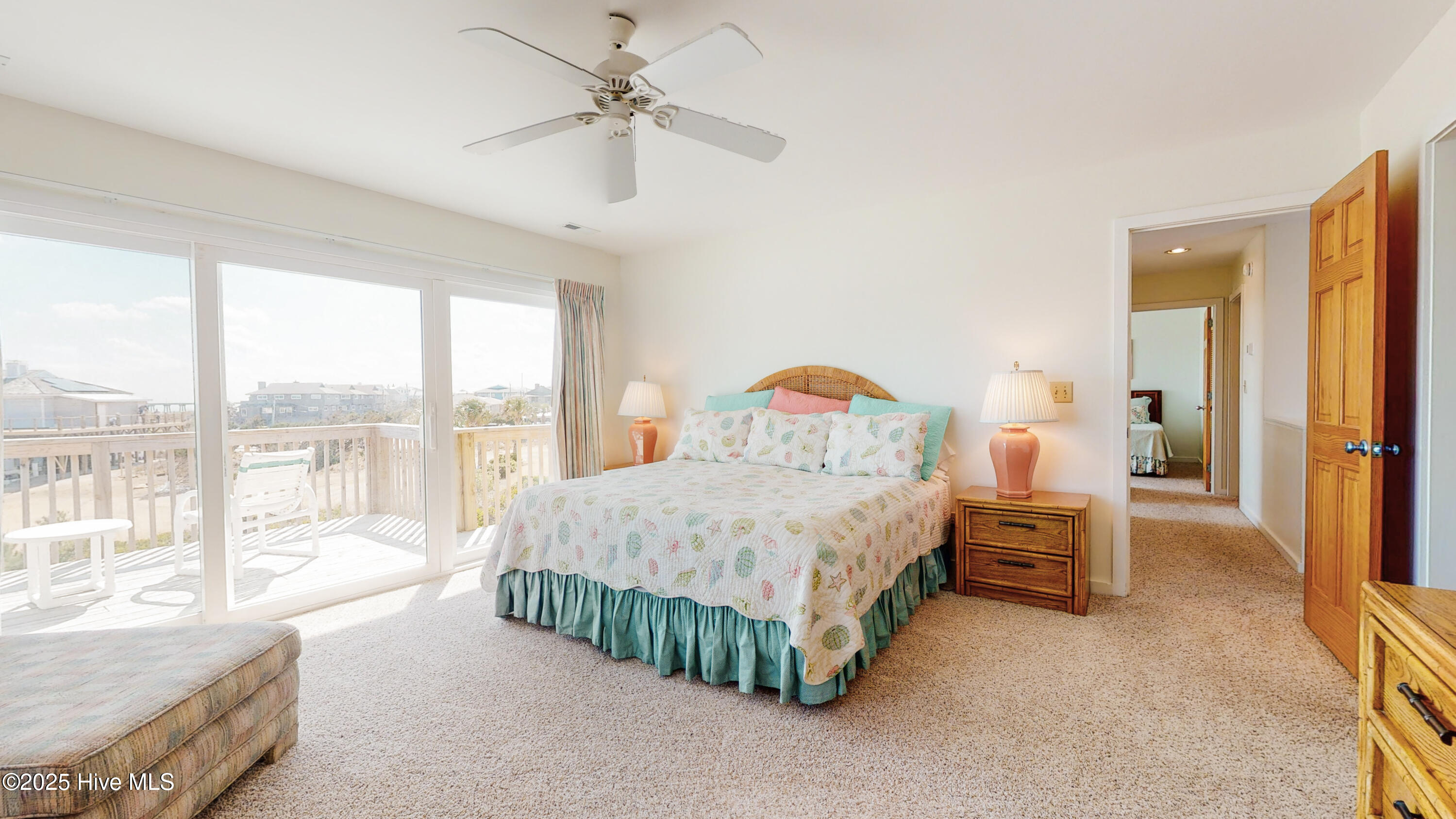 100529389 | Photo 22