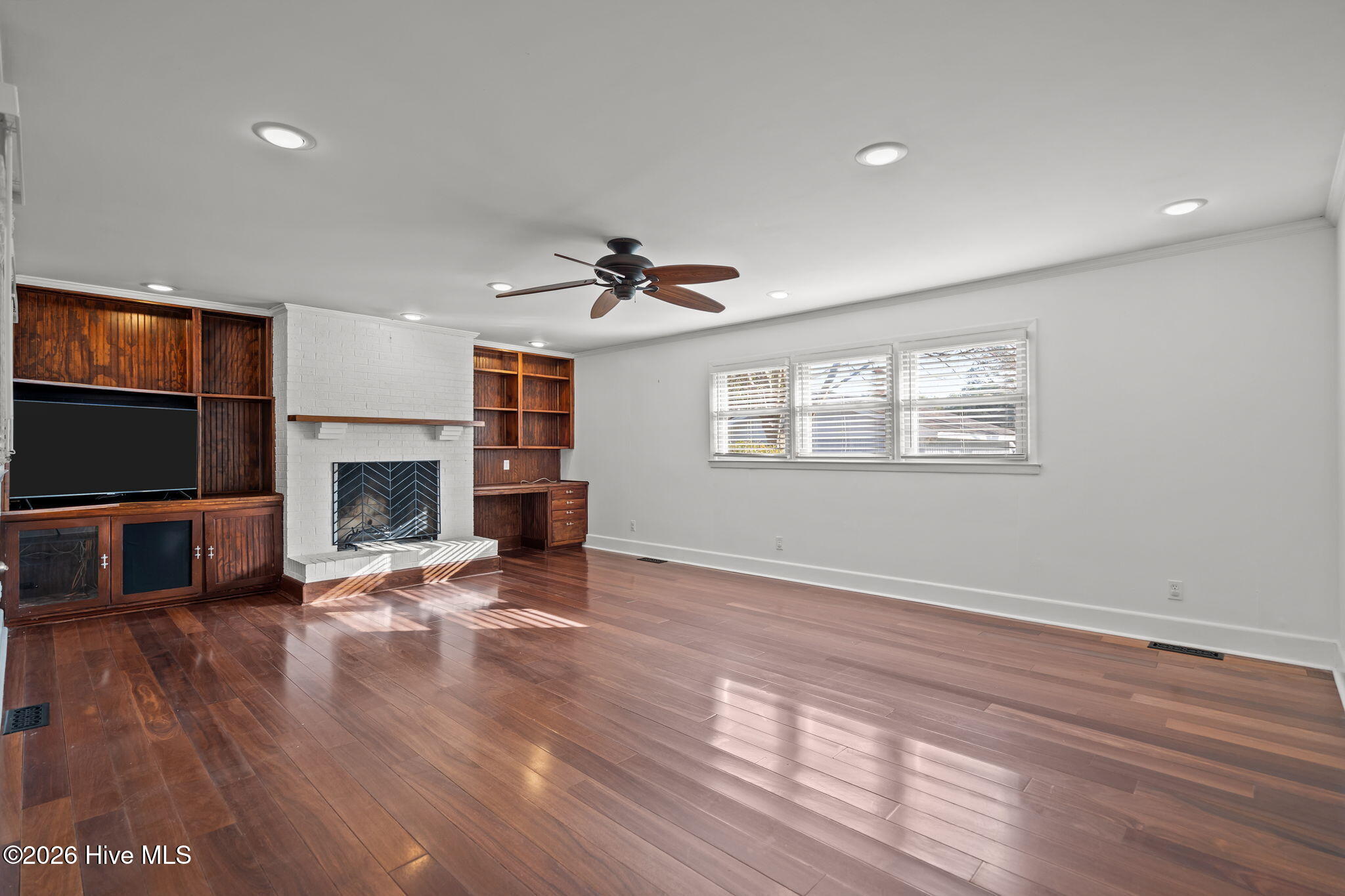 100548221 | Photo 17