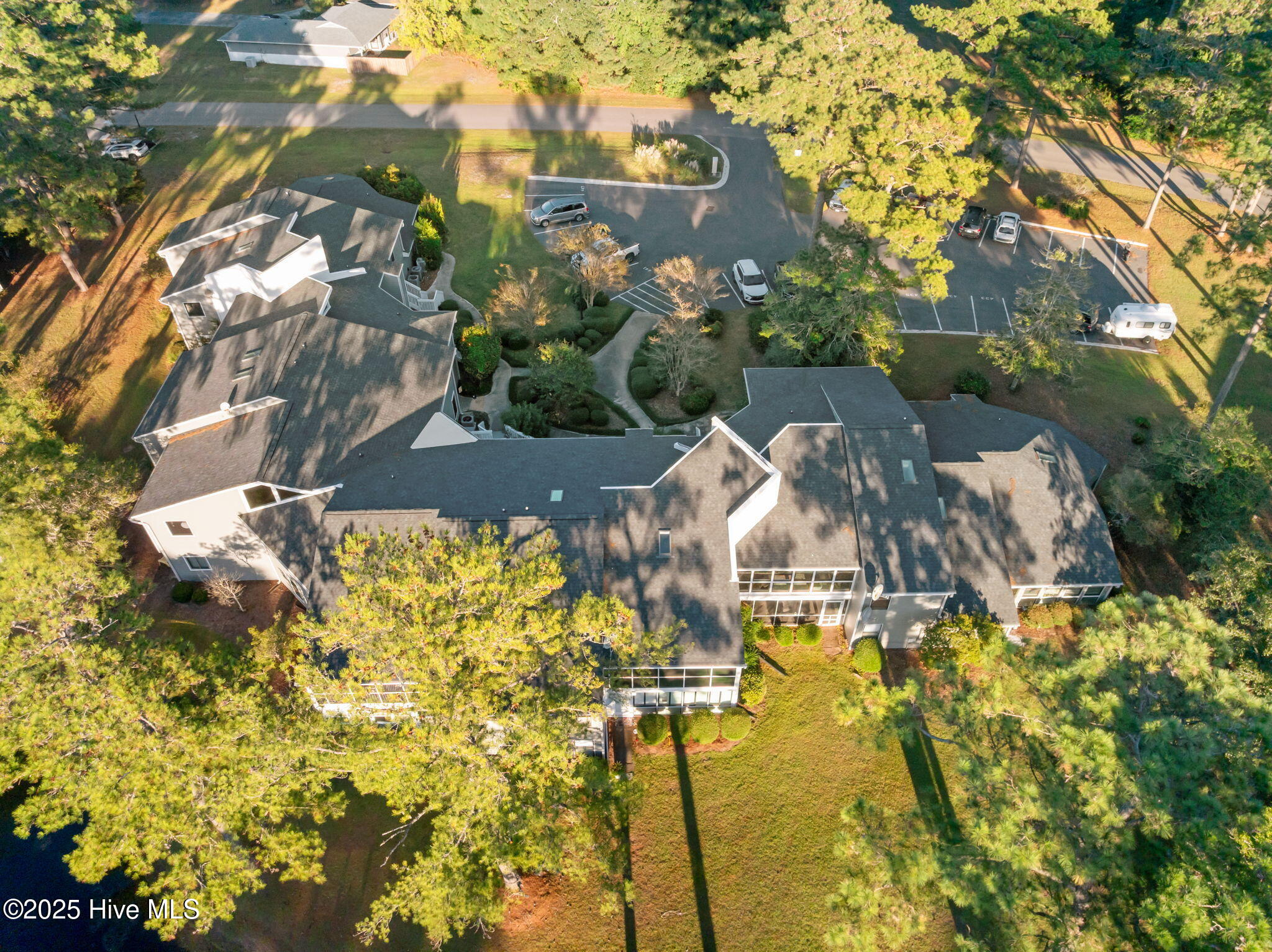 100537179 | Photo 46