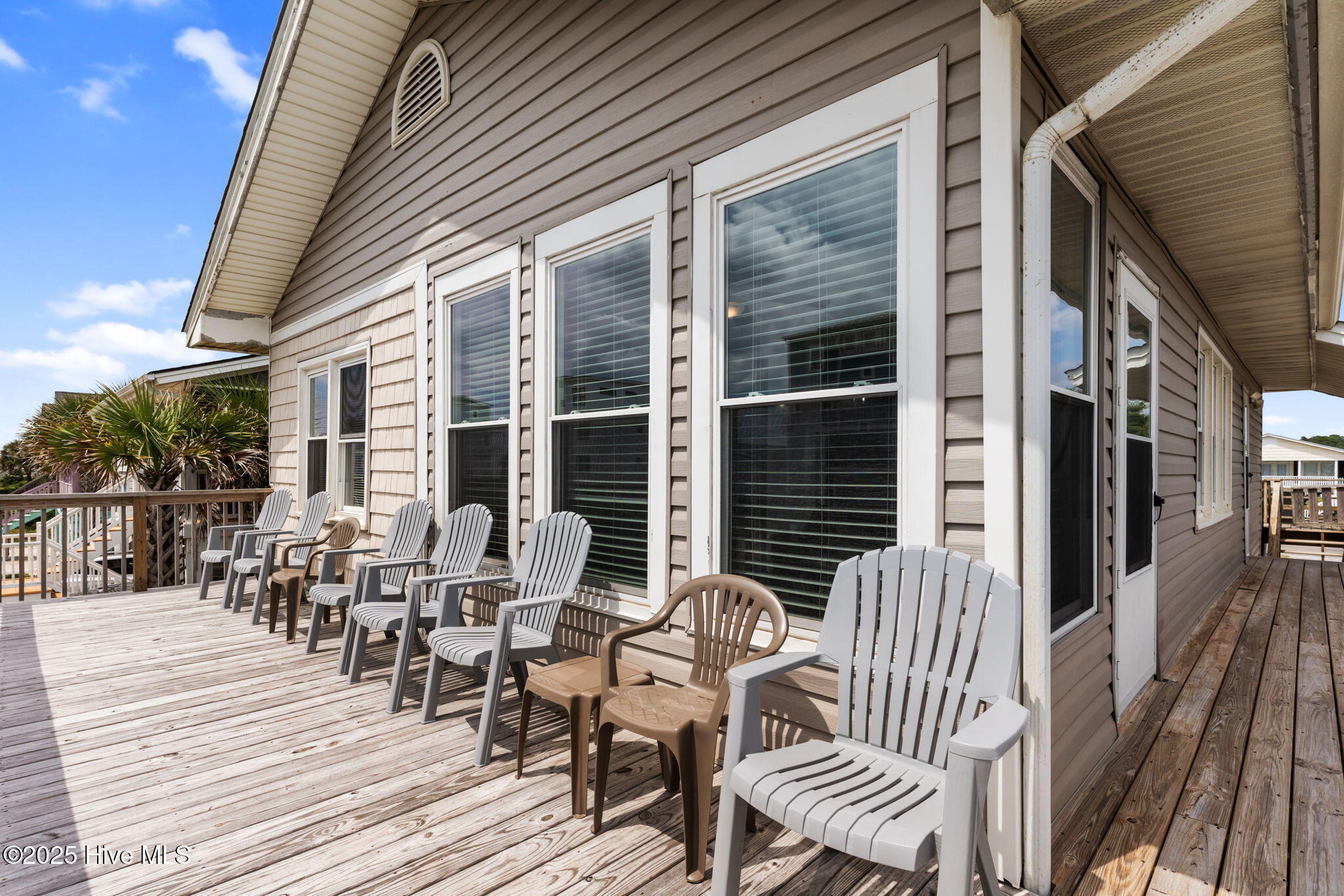 100526809 | Photo 14