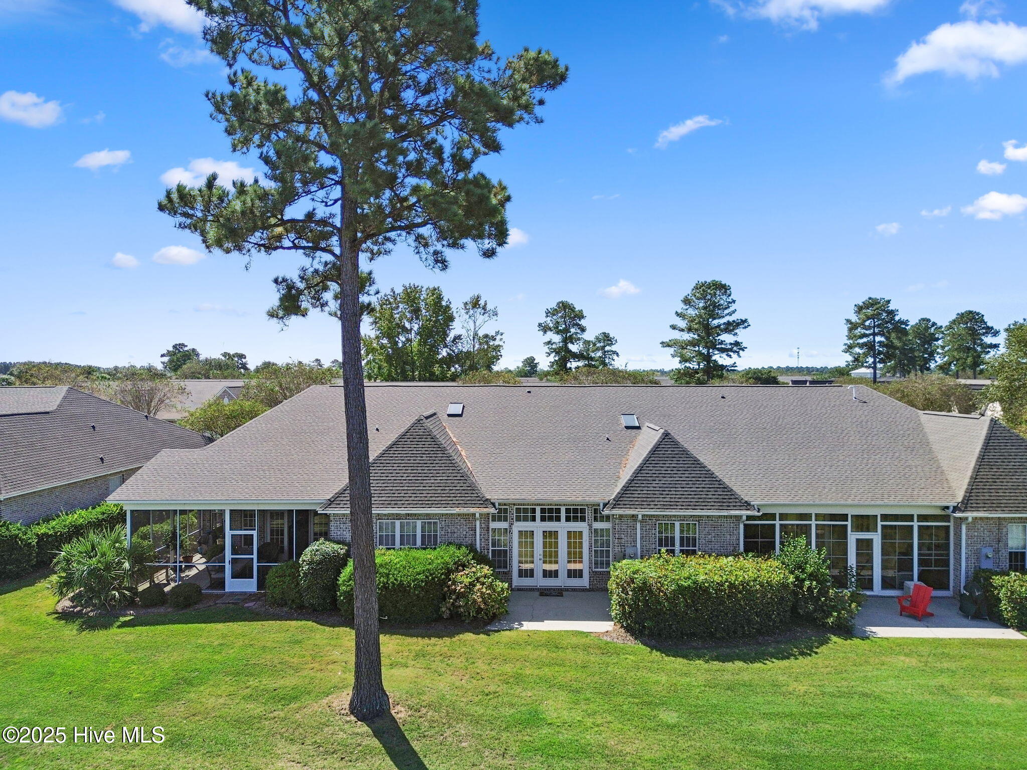 100535127 | Photo 32