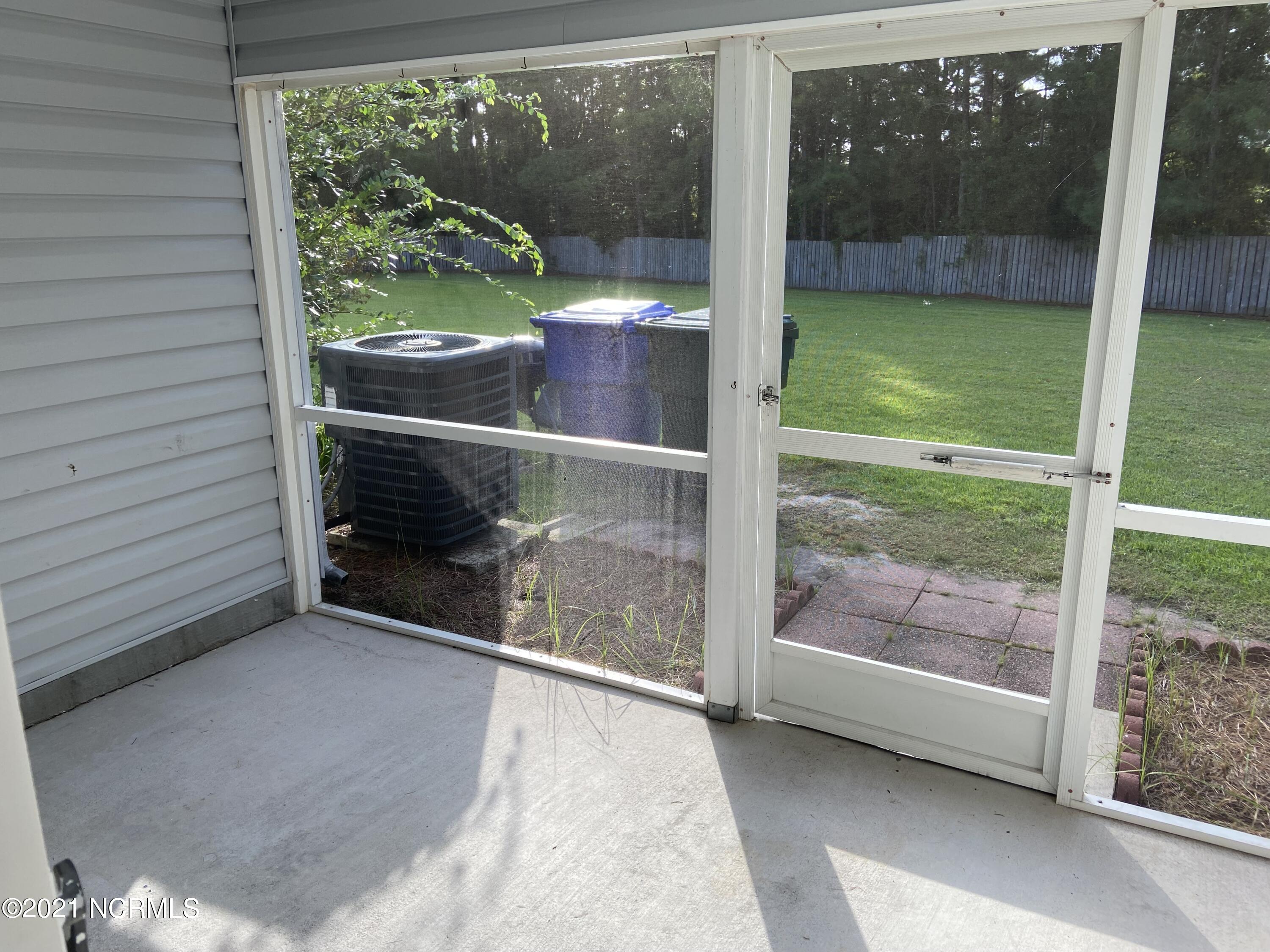 803 Courtyard W,Newport
