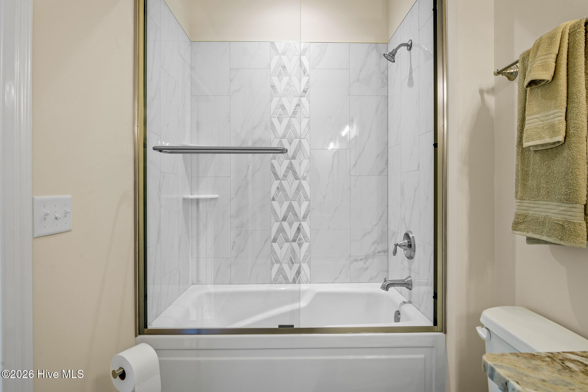 100517039 | Photo 21