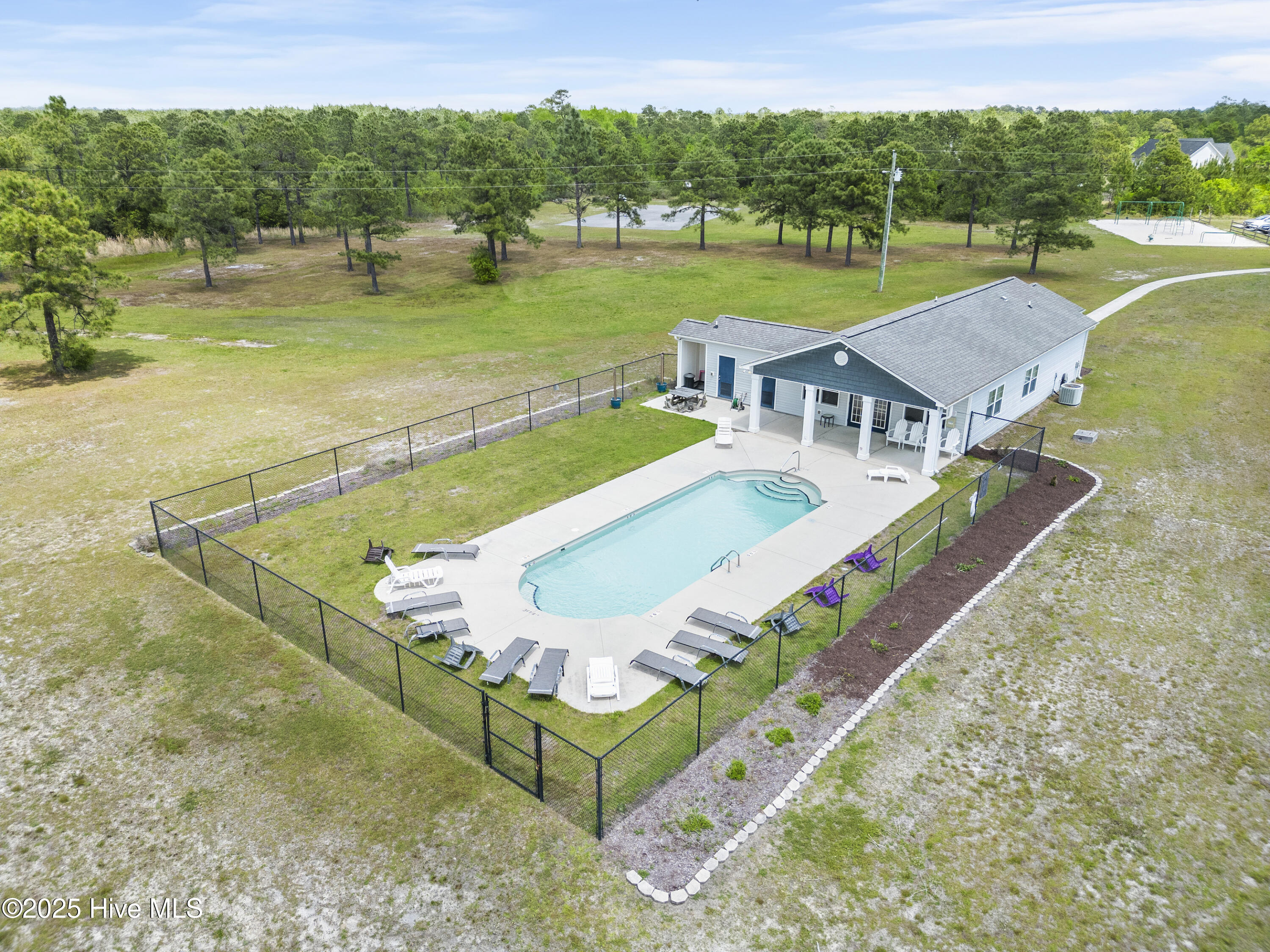 100544347 | Photo 70