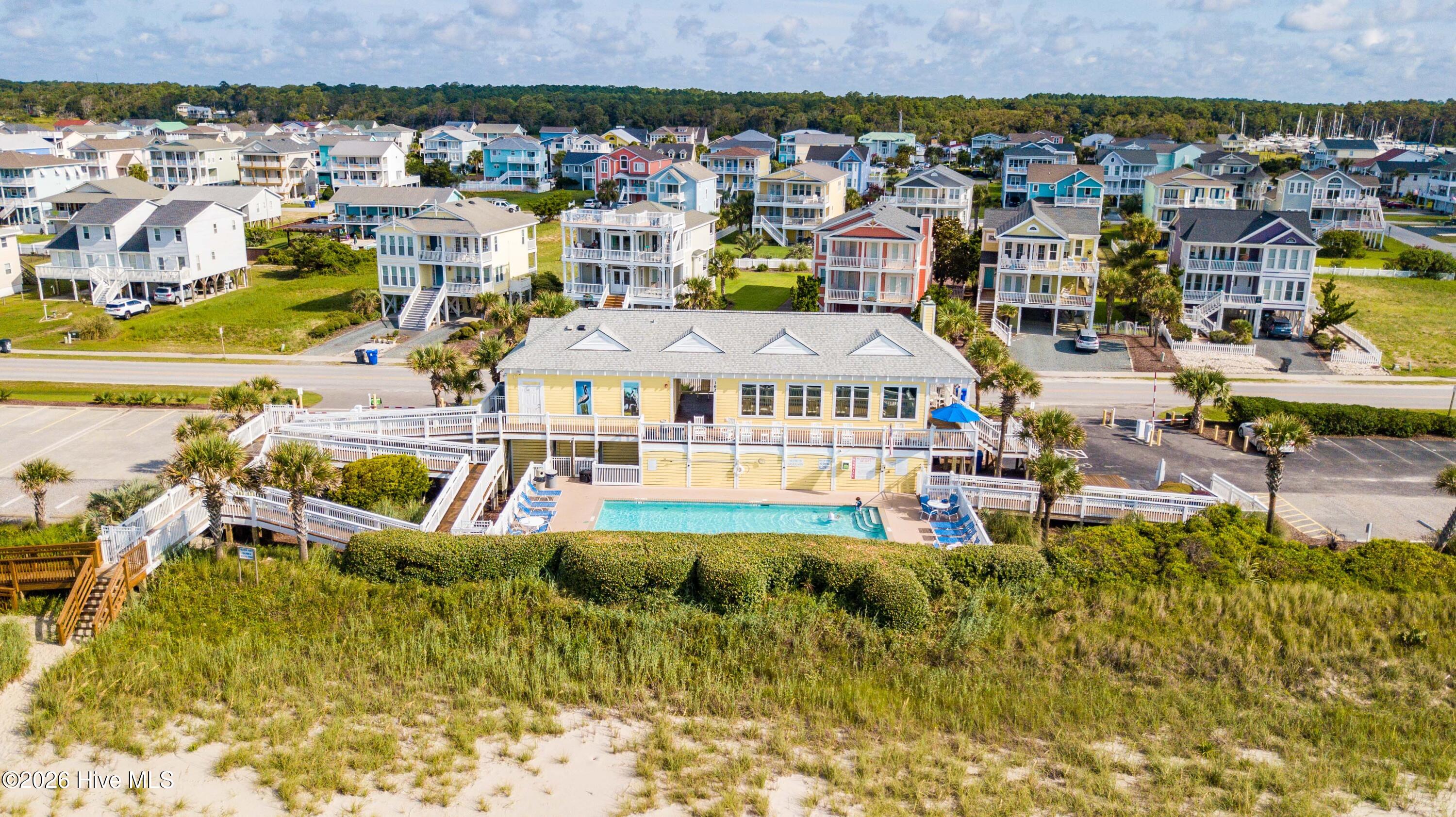 100566975 | Photo 51