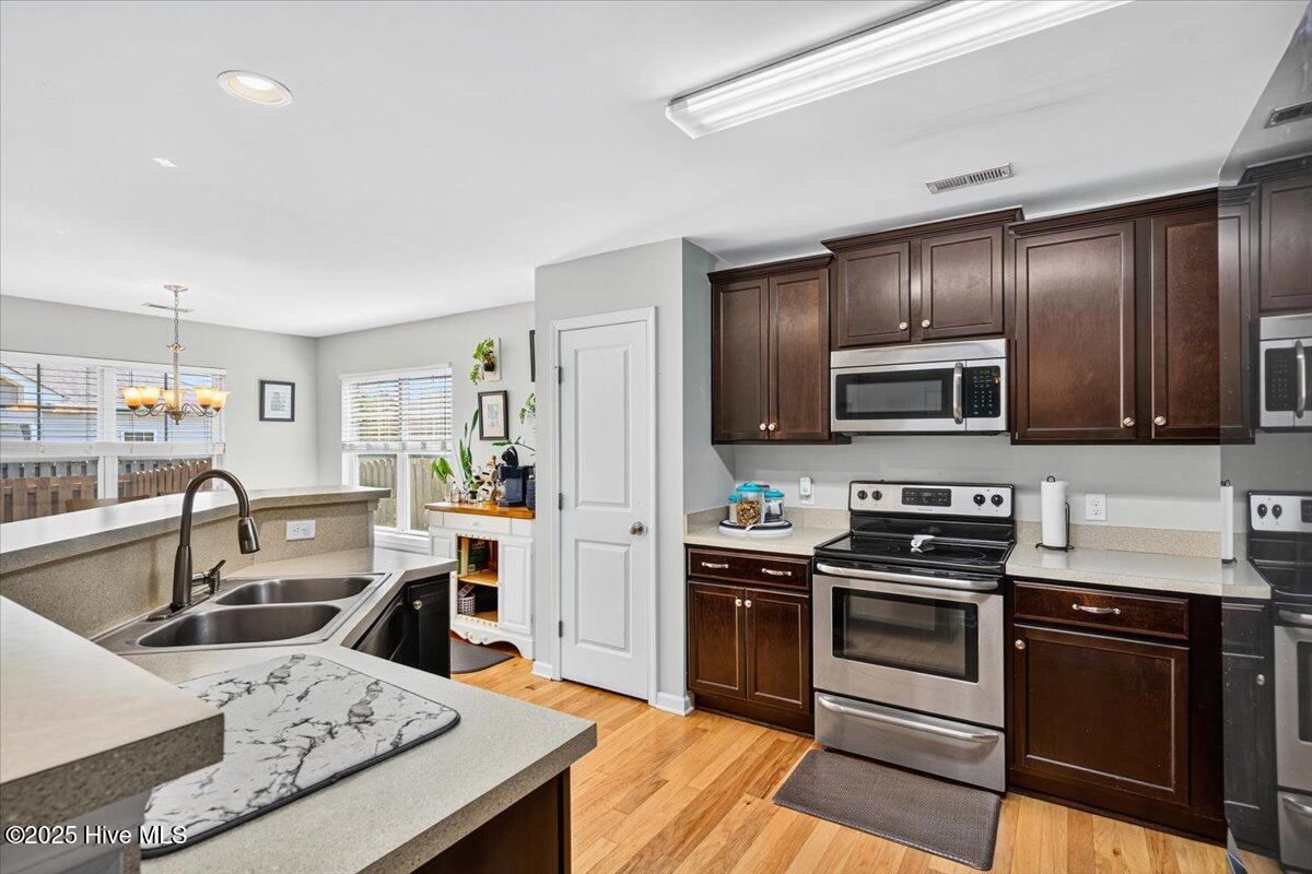 100518227 | Photo 15