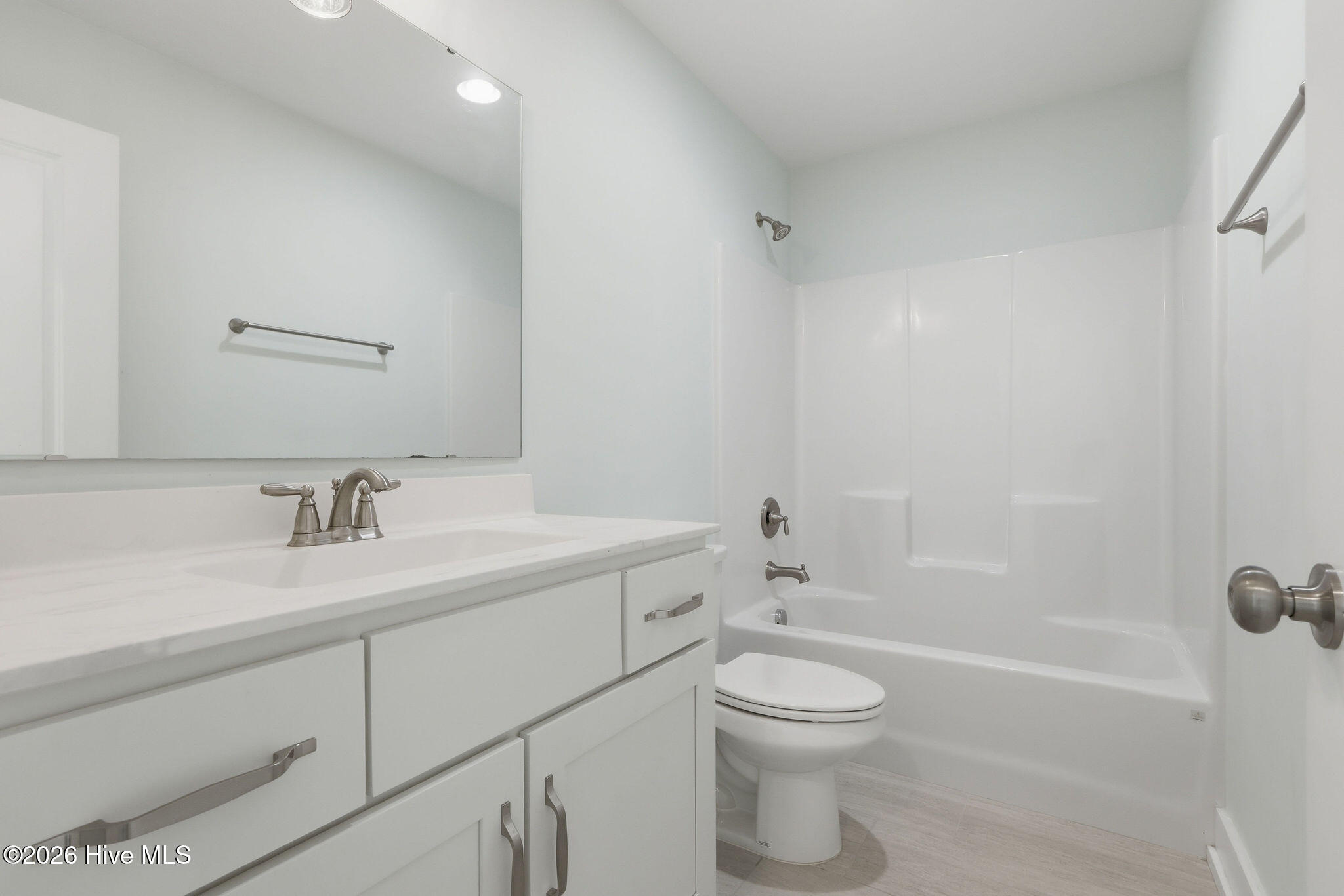 100569127 | Photo 35