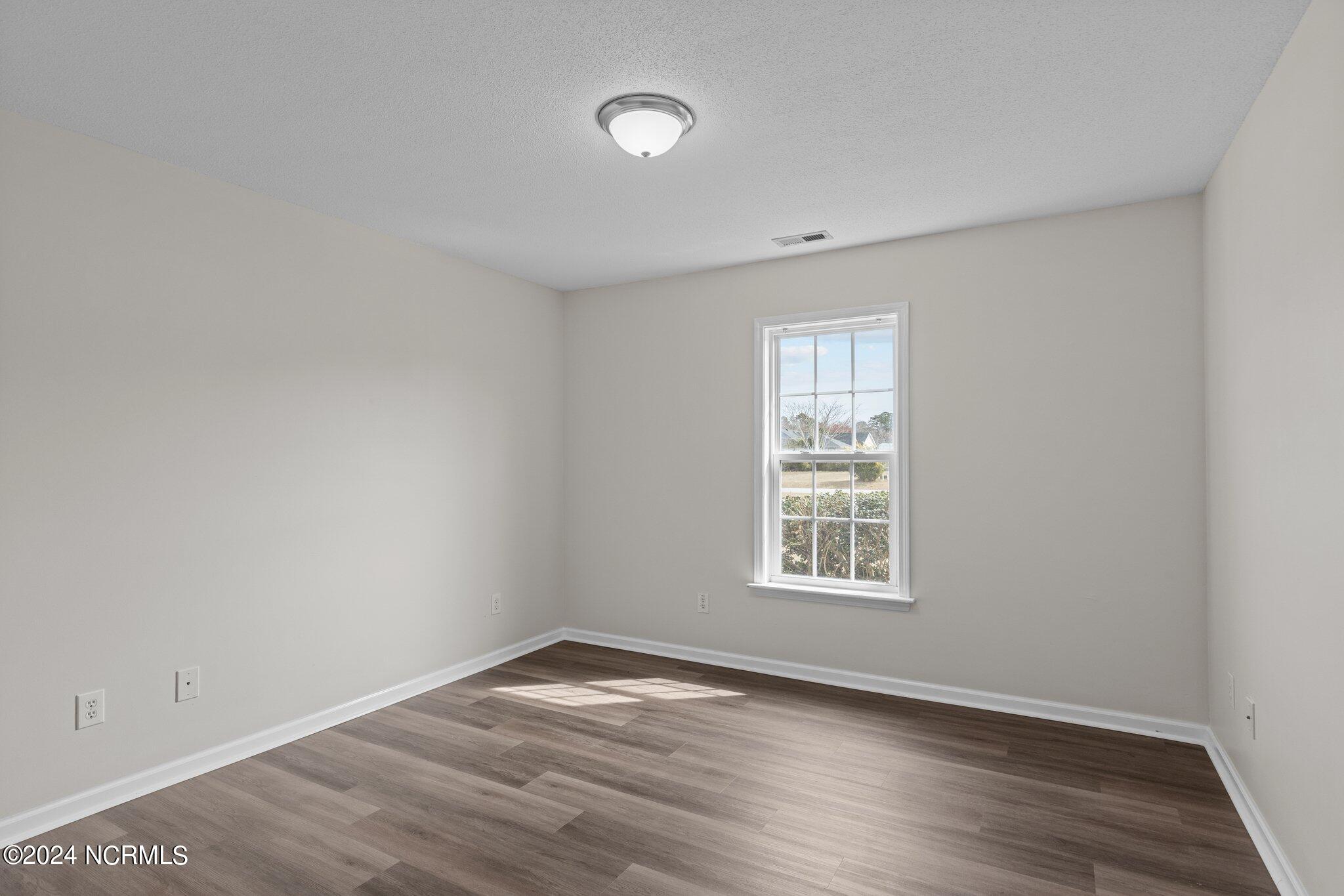 104 Blue Bird Lane,Newport
