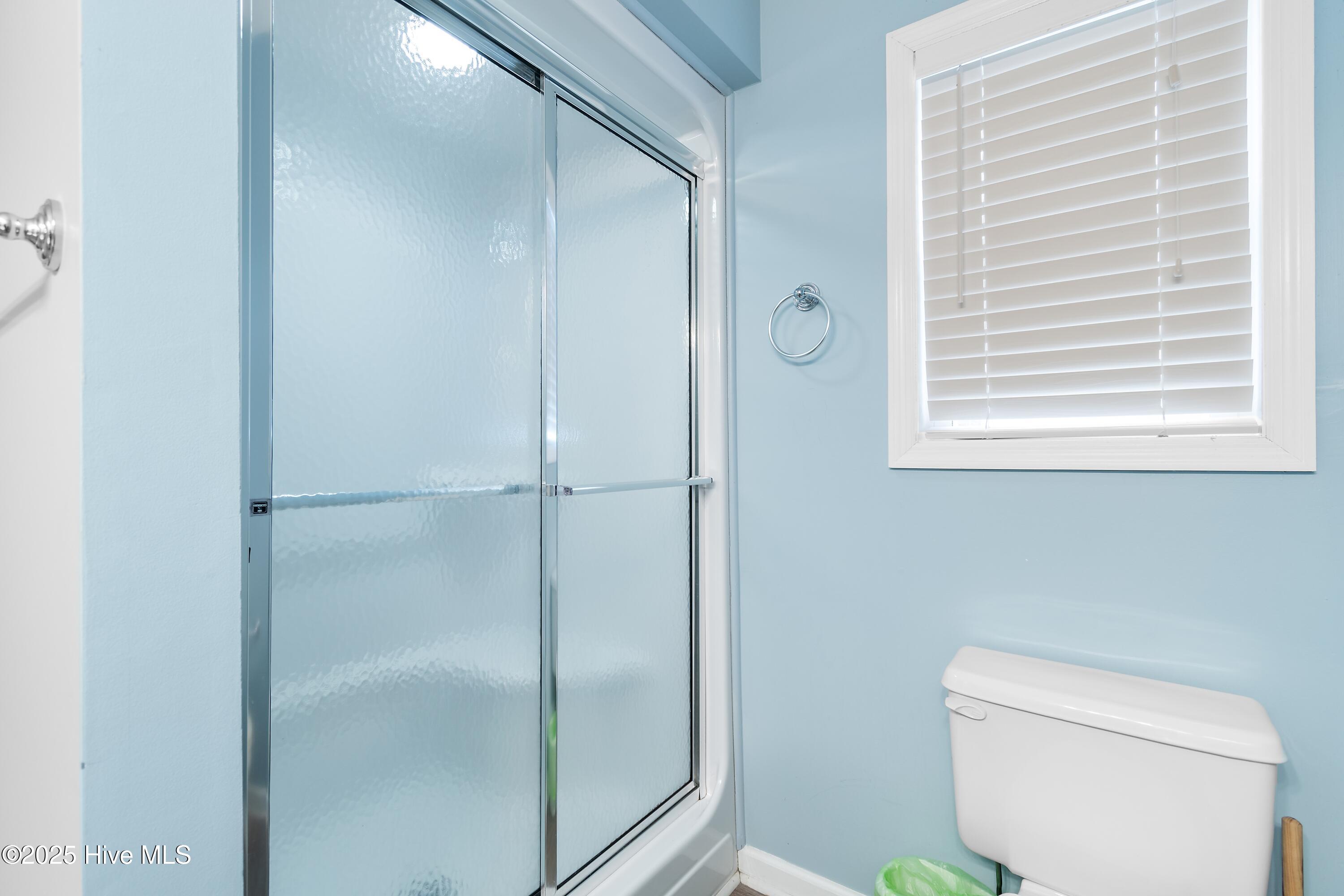 100558310 | Photo 40