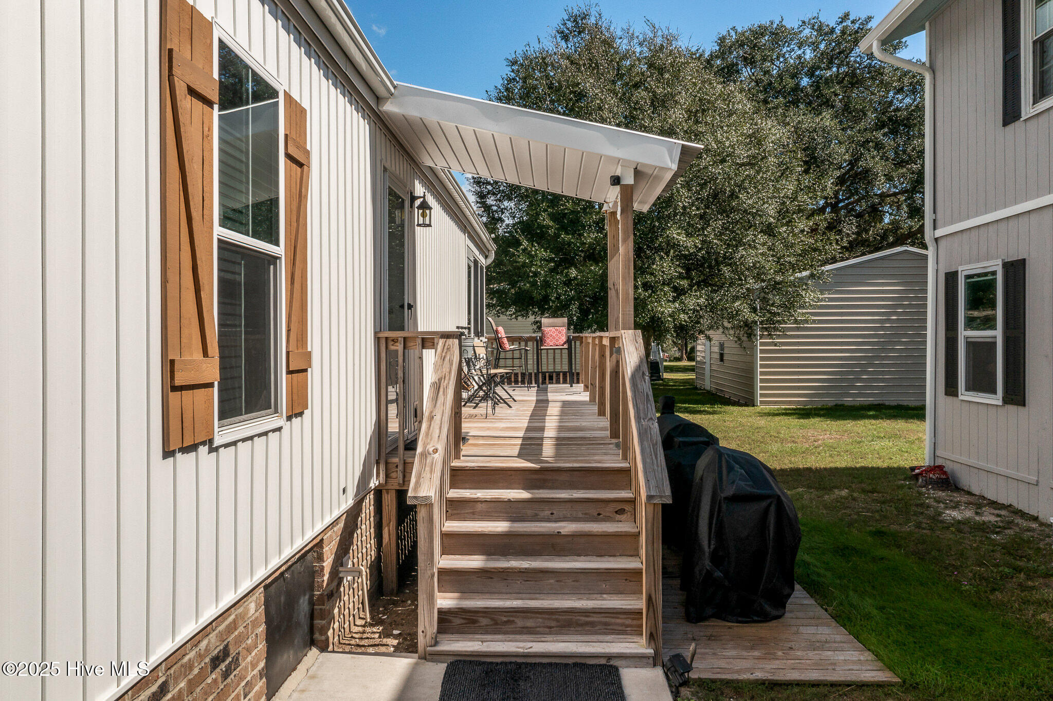 100535195 | Photo 38