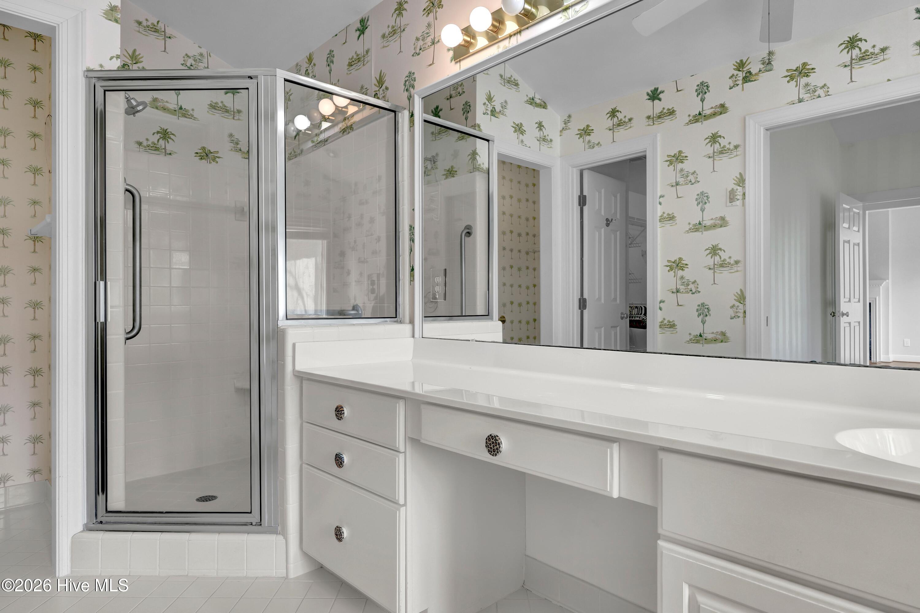 100566096 | Photo 32