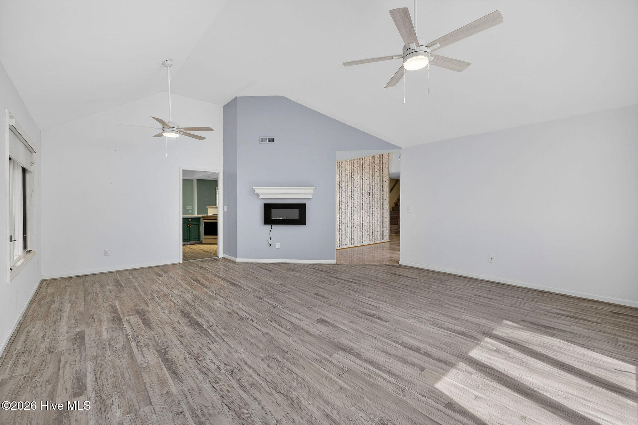 100556345 | Photo 20