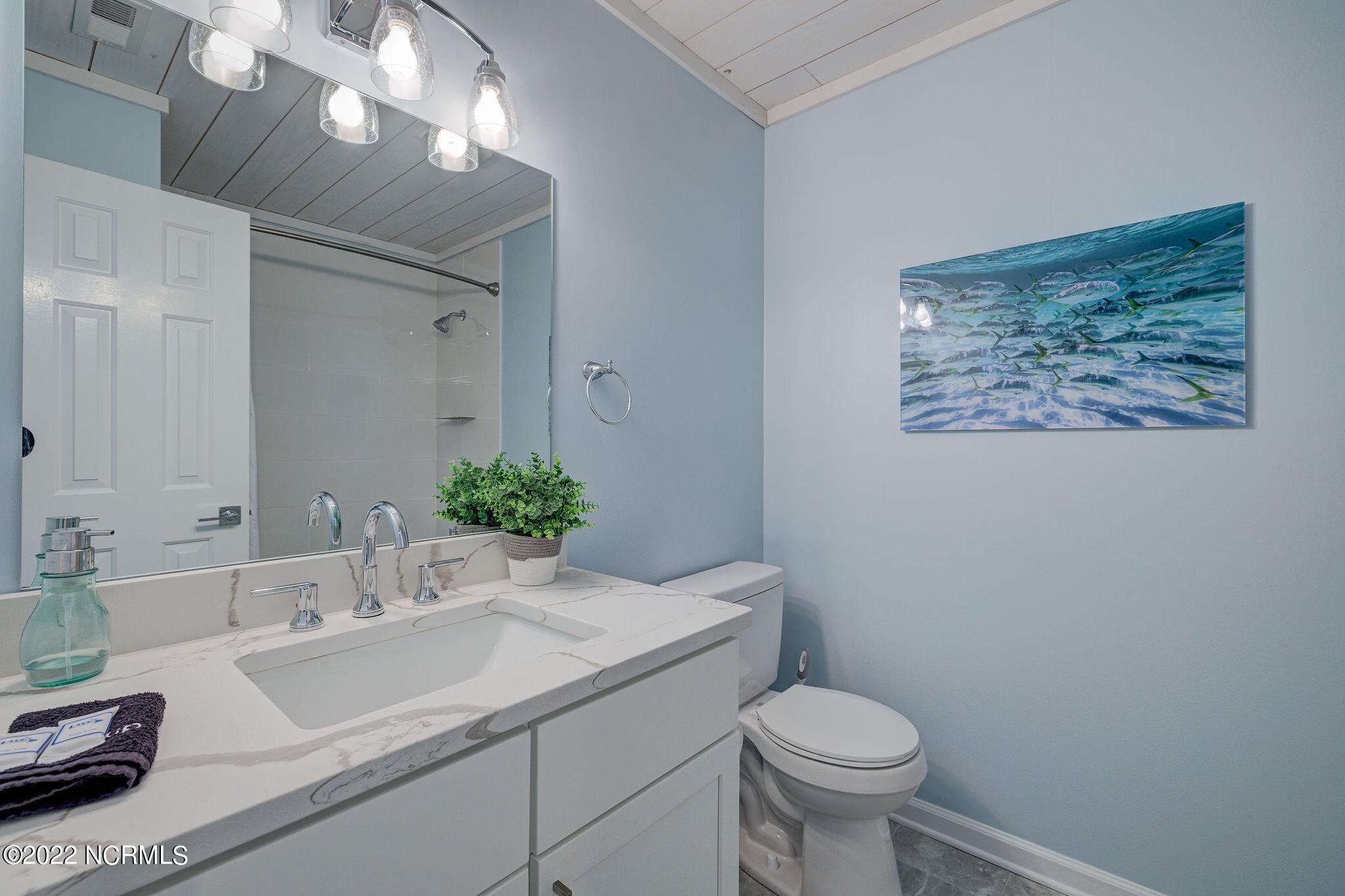 100542214 | Photo 24