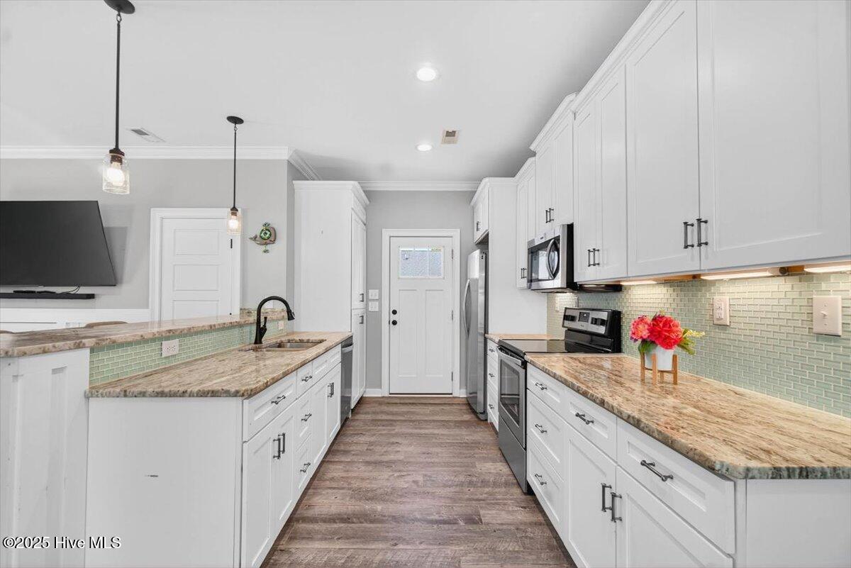 100531738 | Photo 18