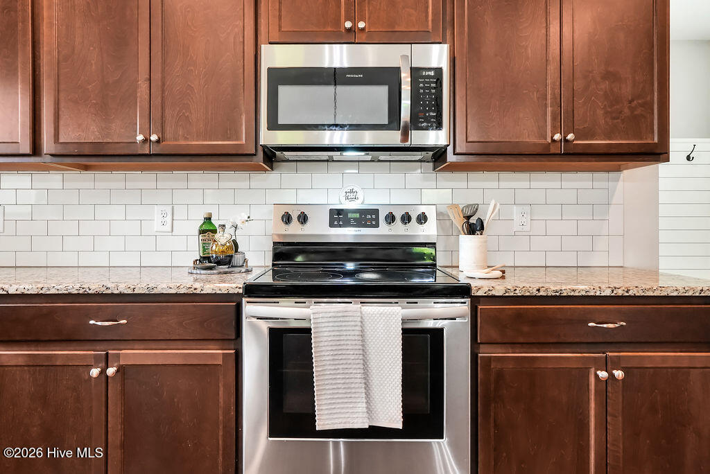 80 Peoples Court, Hampstead, NC 28443 – photo 18: Kitchen