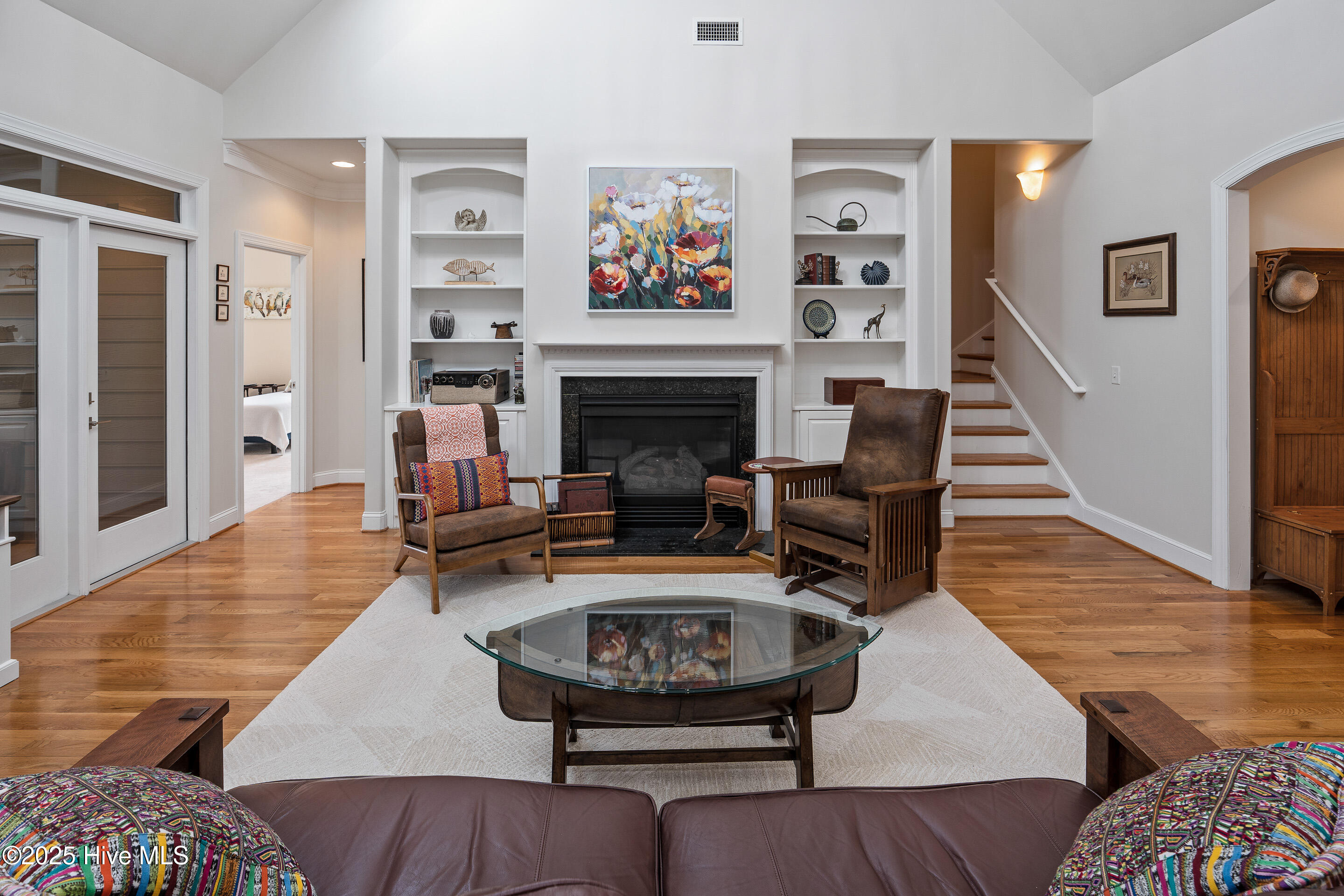 100535397 | Photo 17