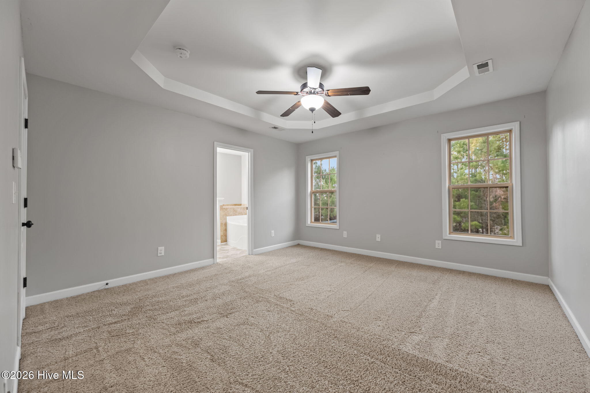 100549428 | Photo 14