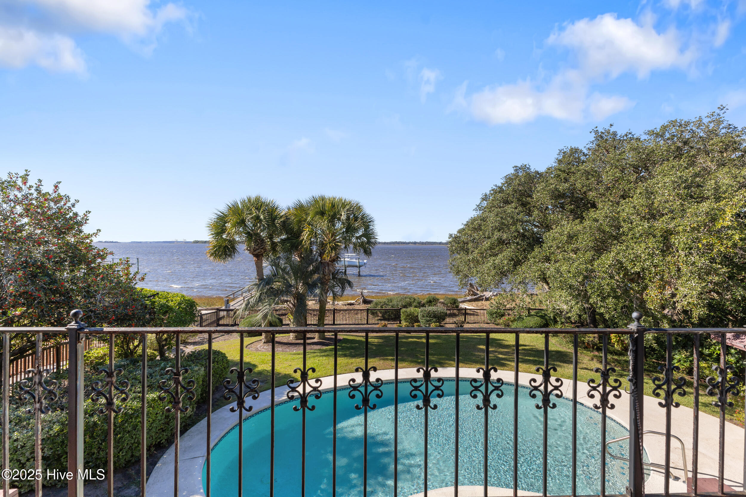 100541018 | Photo 41