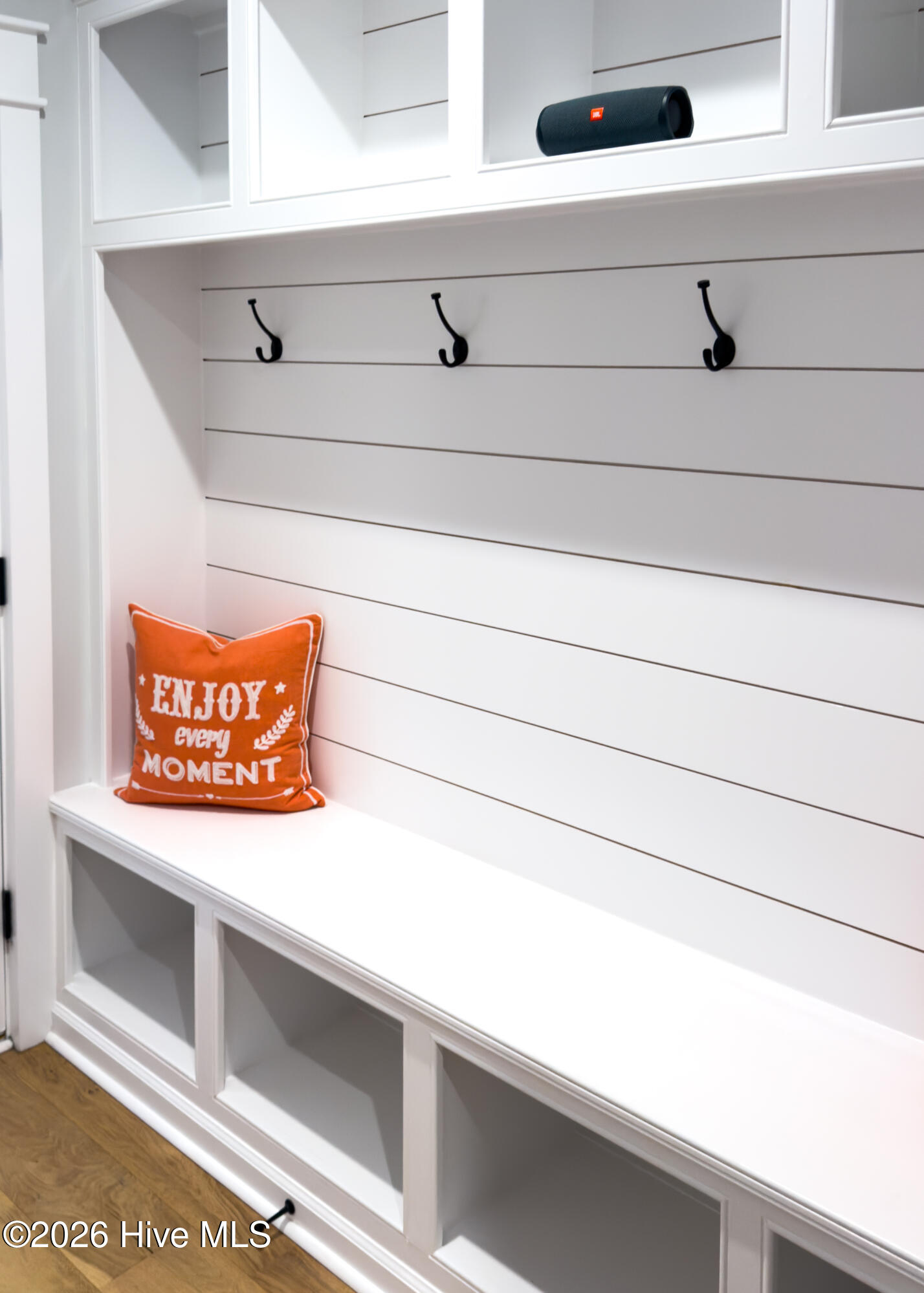 100549479 | Photo 11