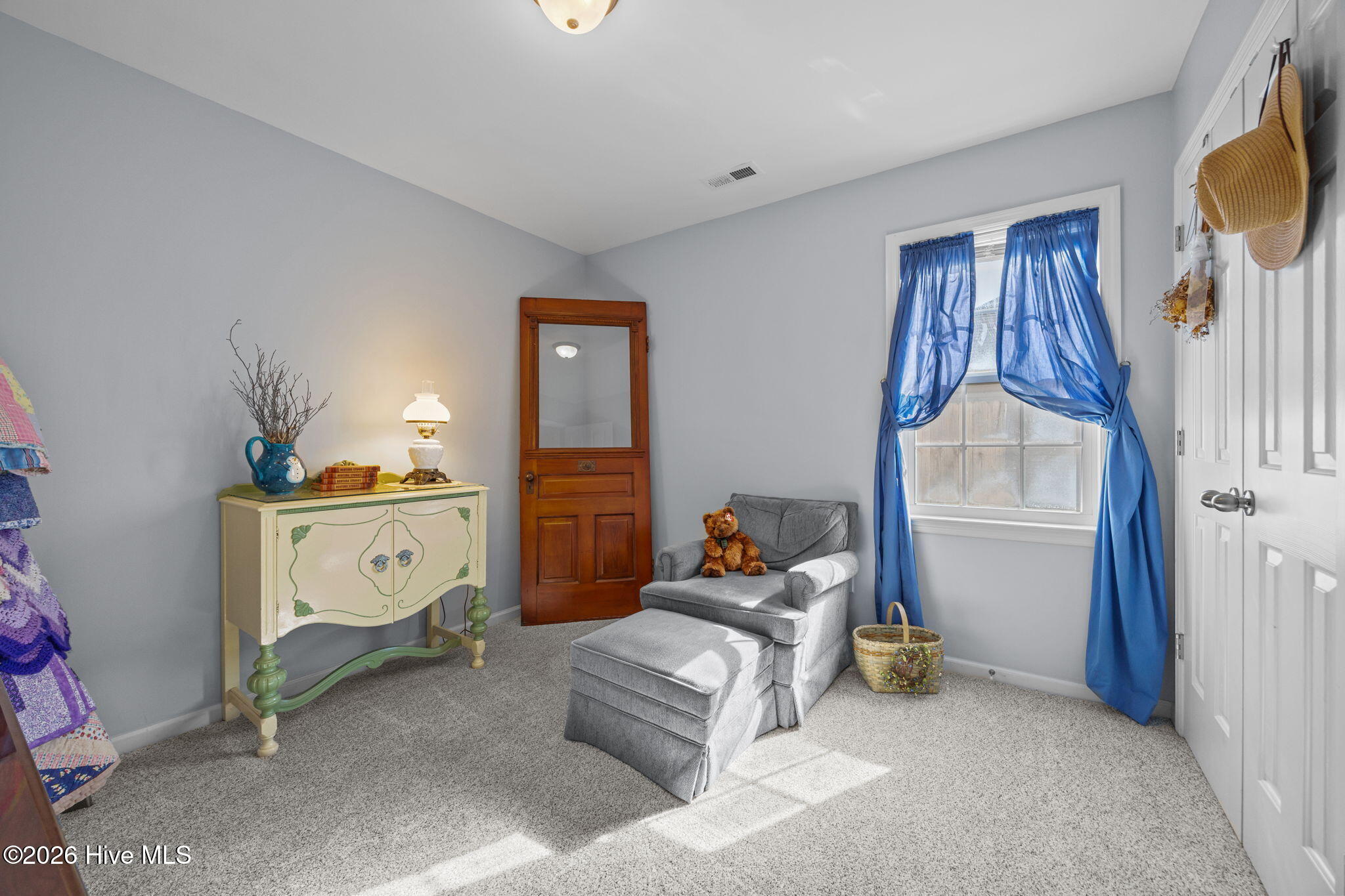 100550942 | Photo 14