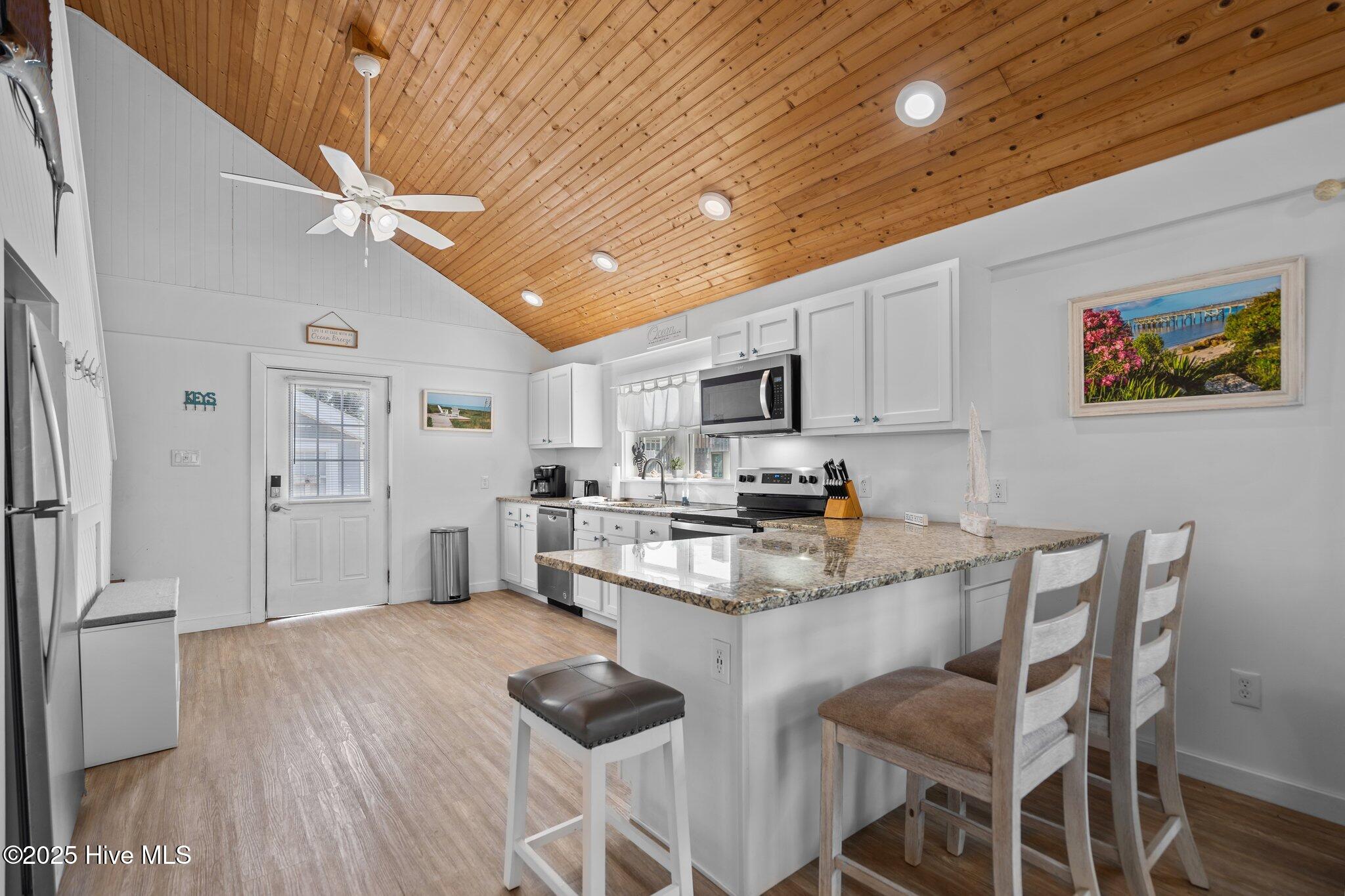 100537194 | Photo 80