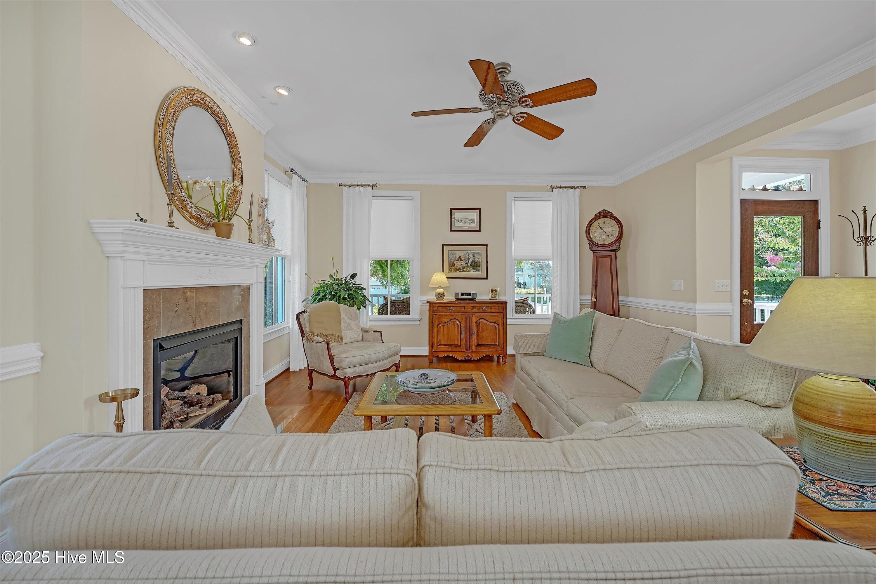 100521438 | Photo 12