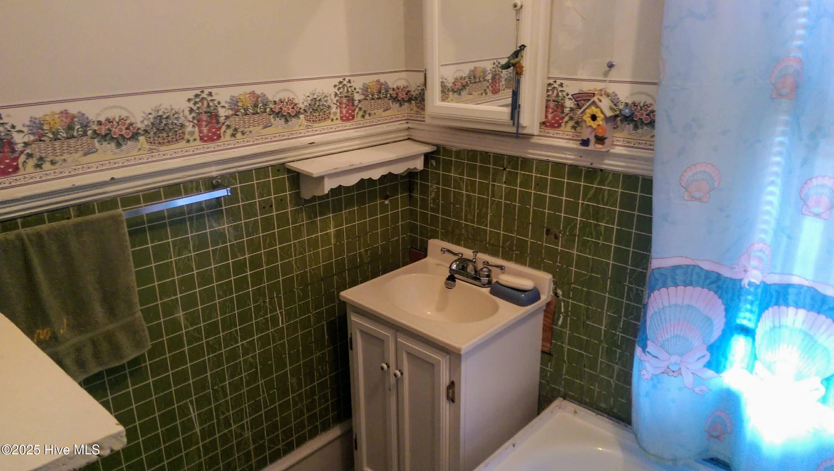 100515102 | Photo 21