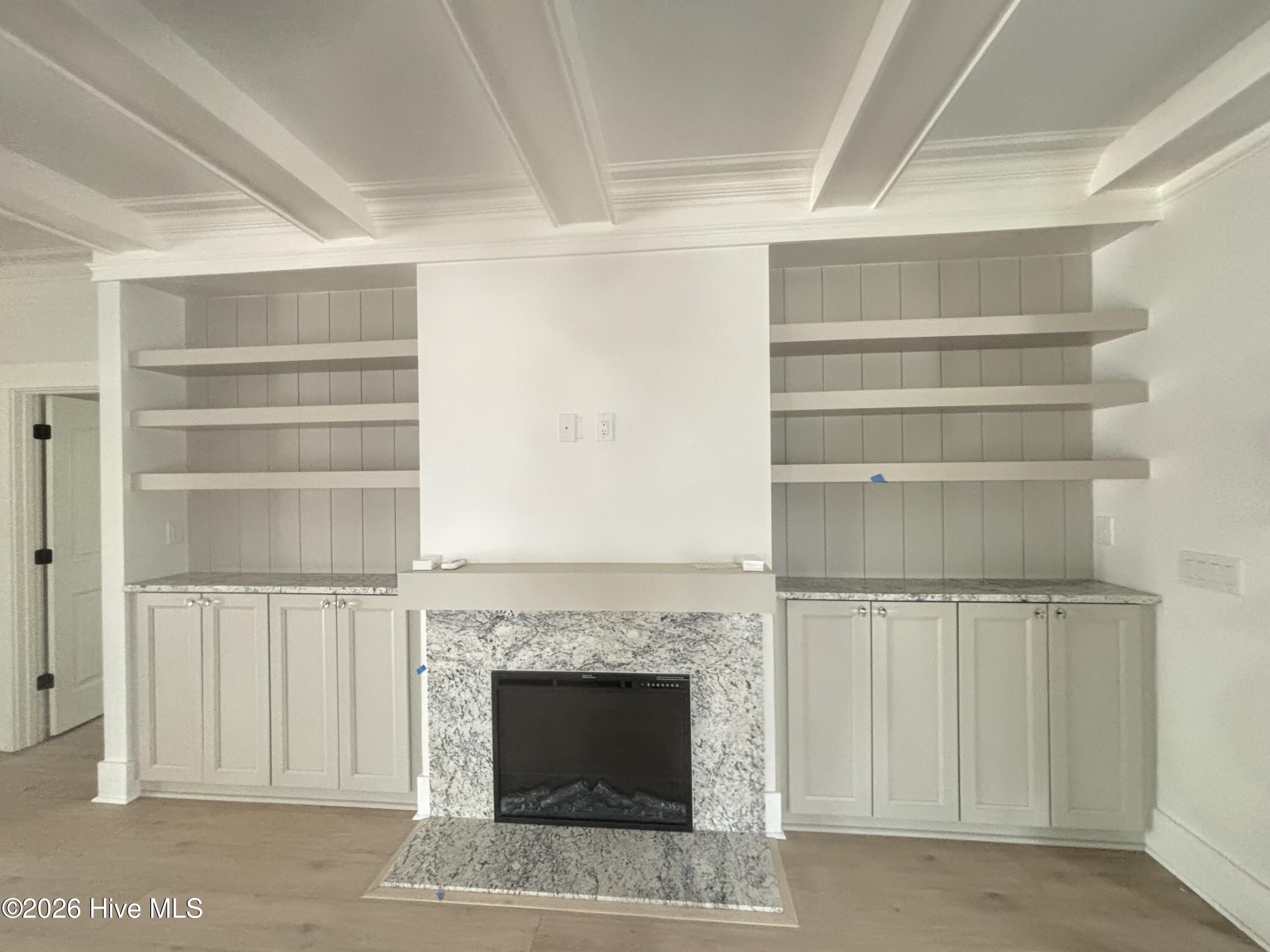 100516675 | Photo 79