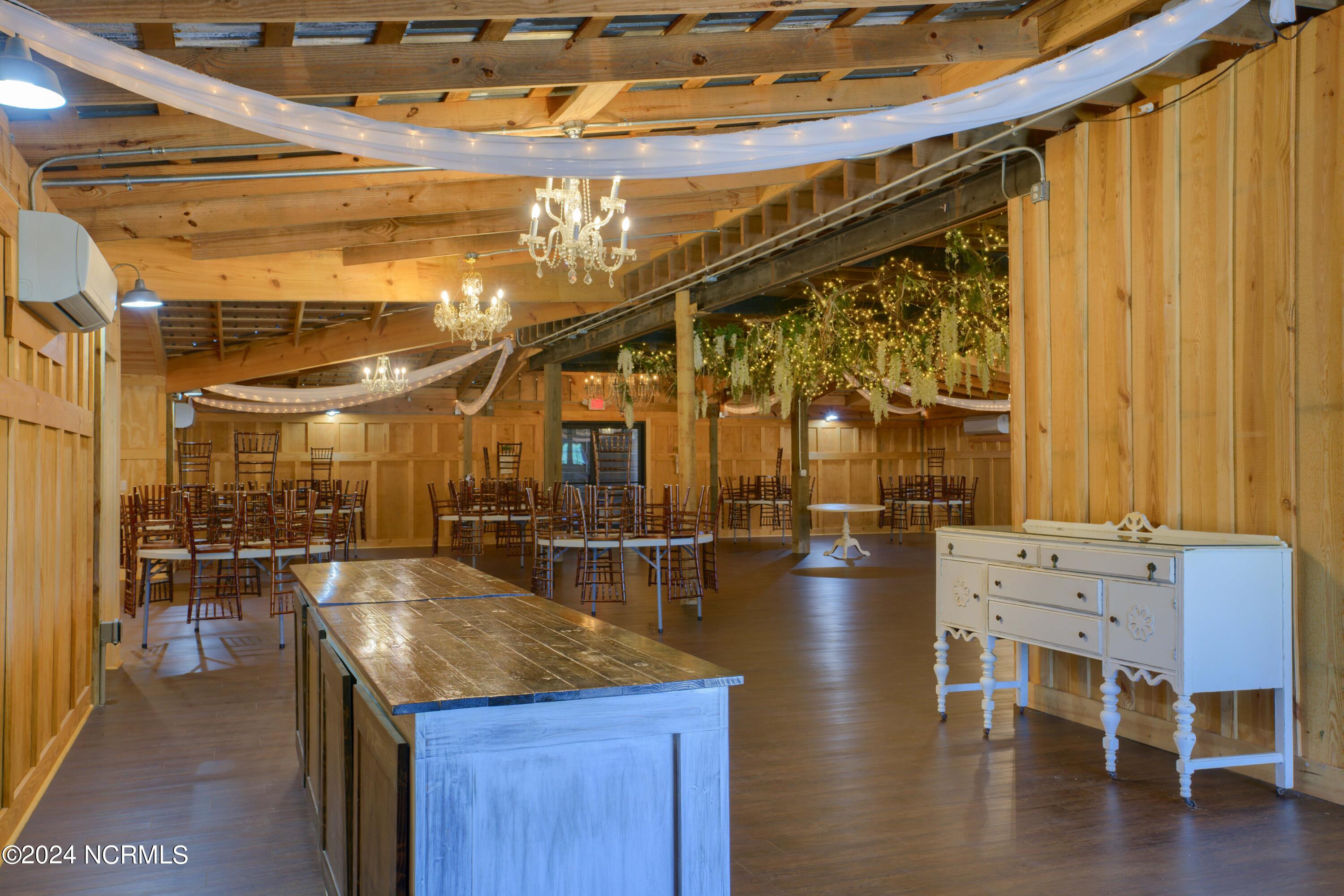 100545633 | Photo 68