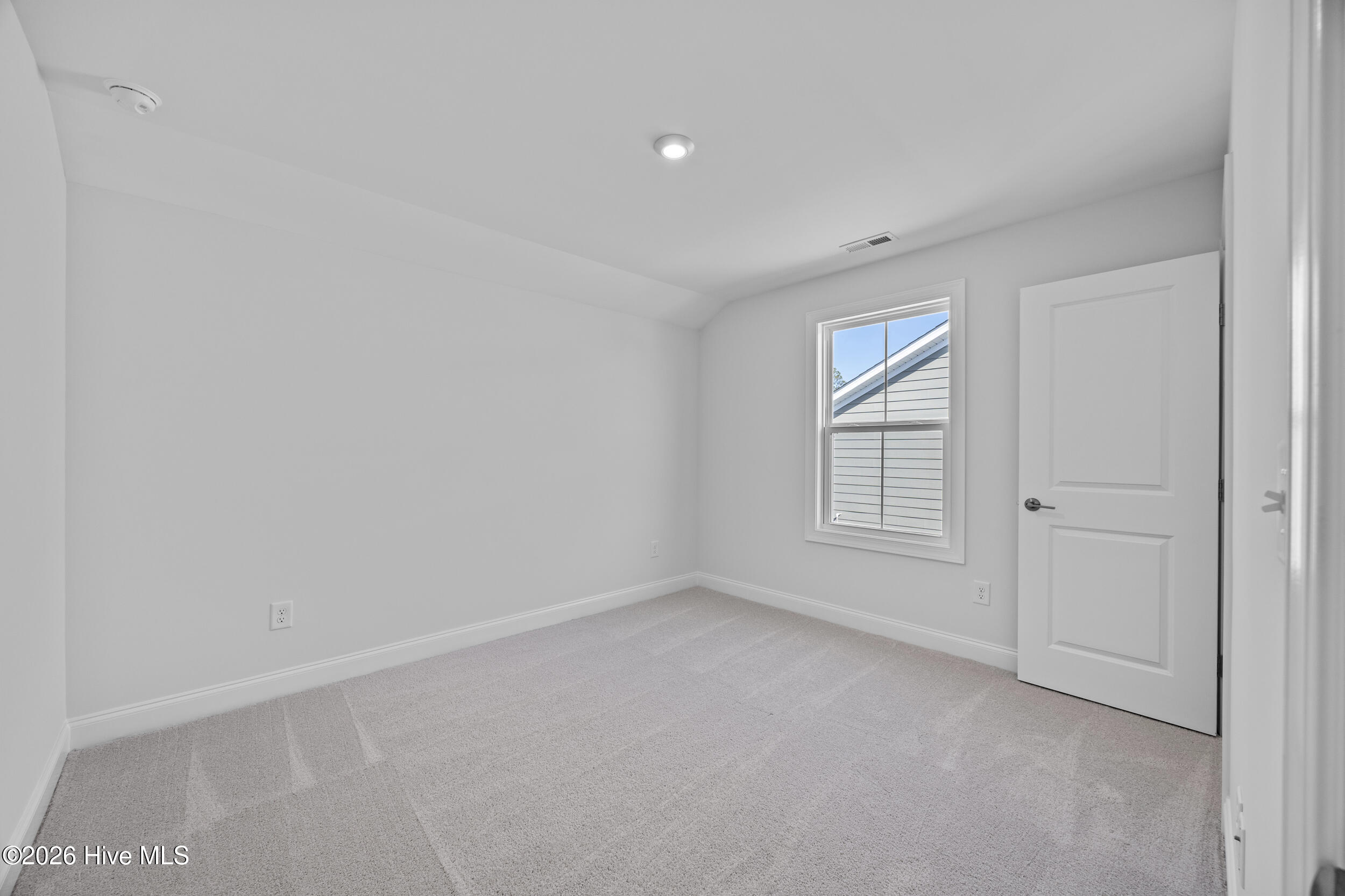 100527055 | Photo 28