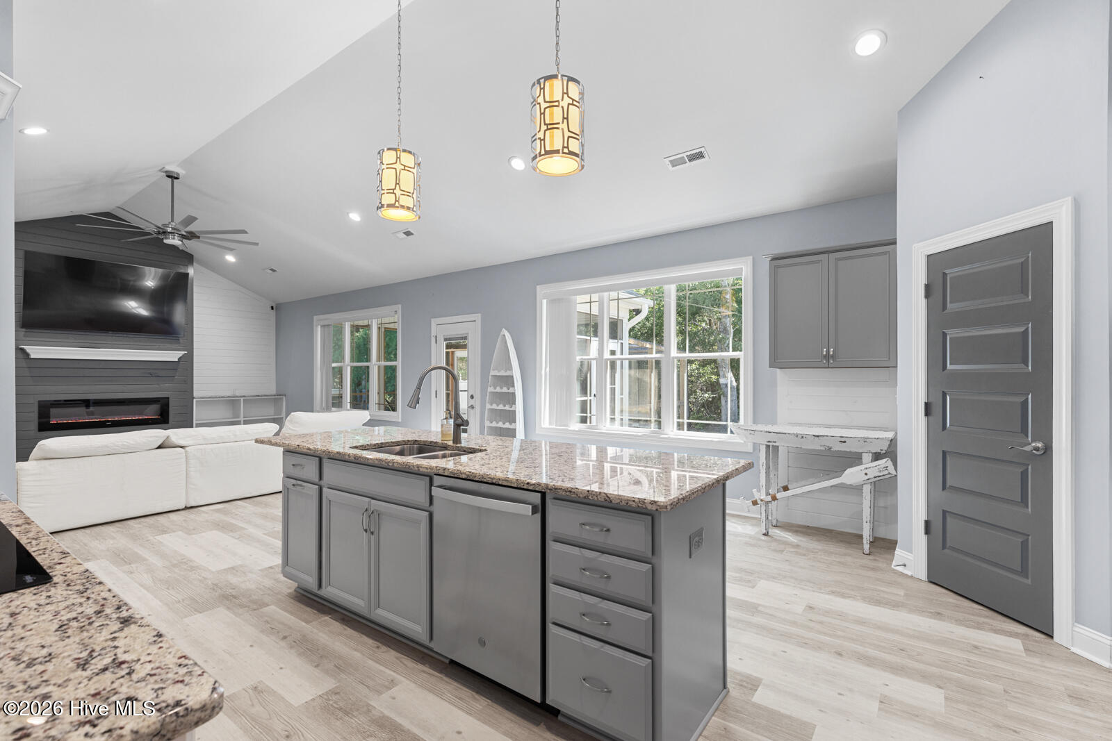 402 King Richard Court,Jacksonville