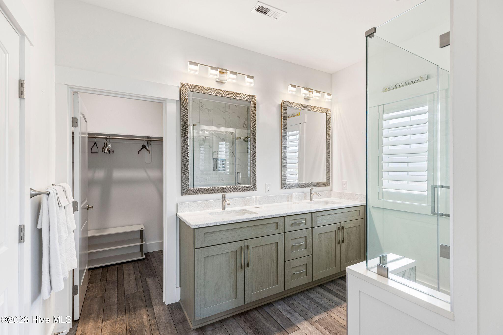 100551574 | Photo 40