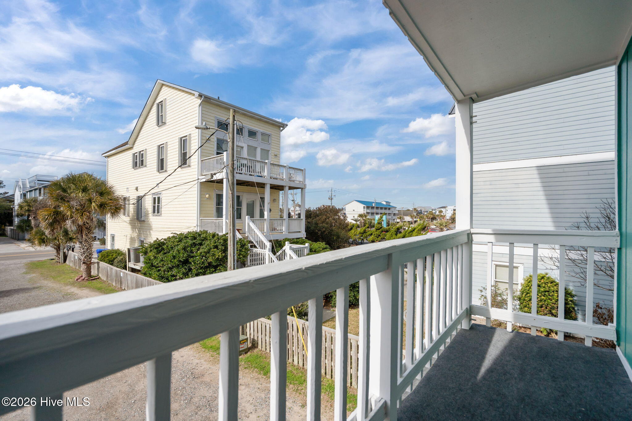 100549615 | Photo 32